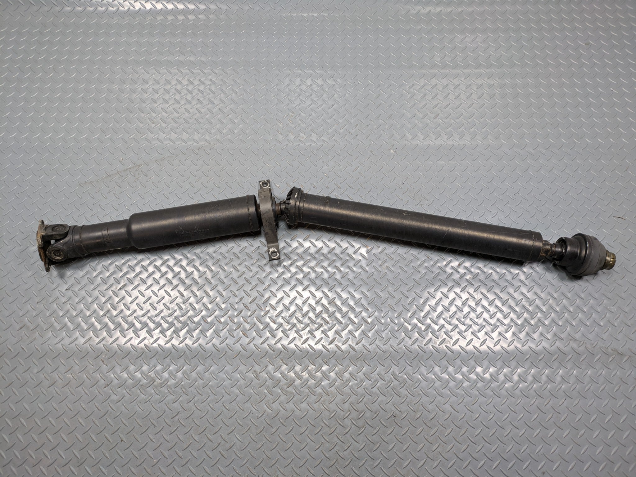 2013 - 2017 OEM LAND ROVER RANGE ROVER REAR DRIVE SHAFT CARDAN PROPELLER