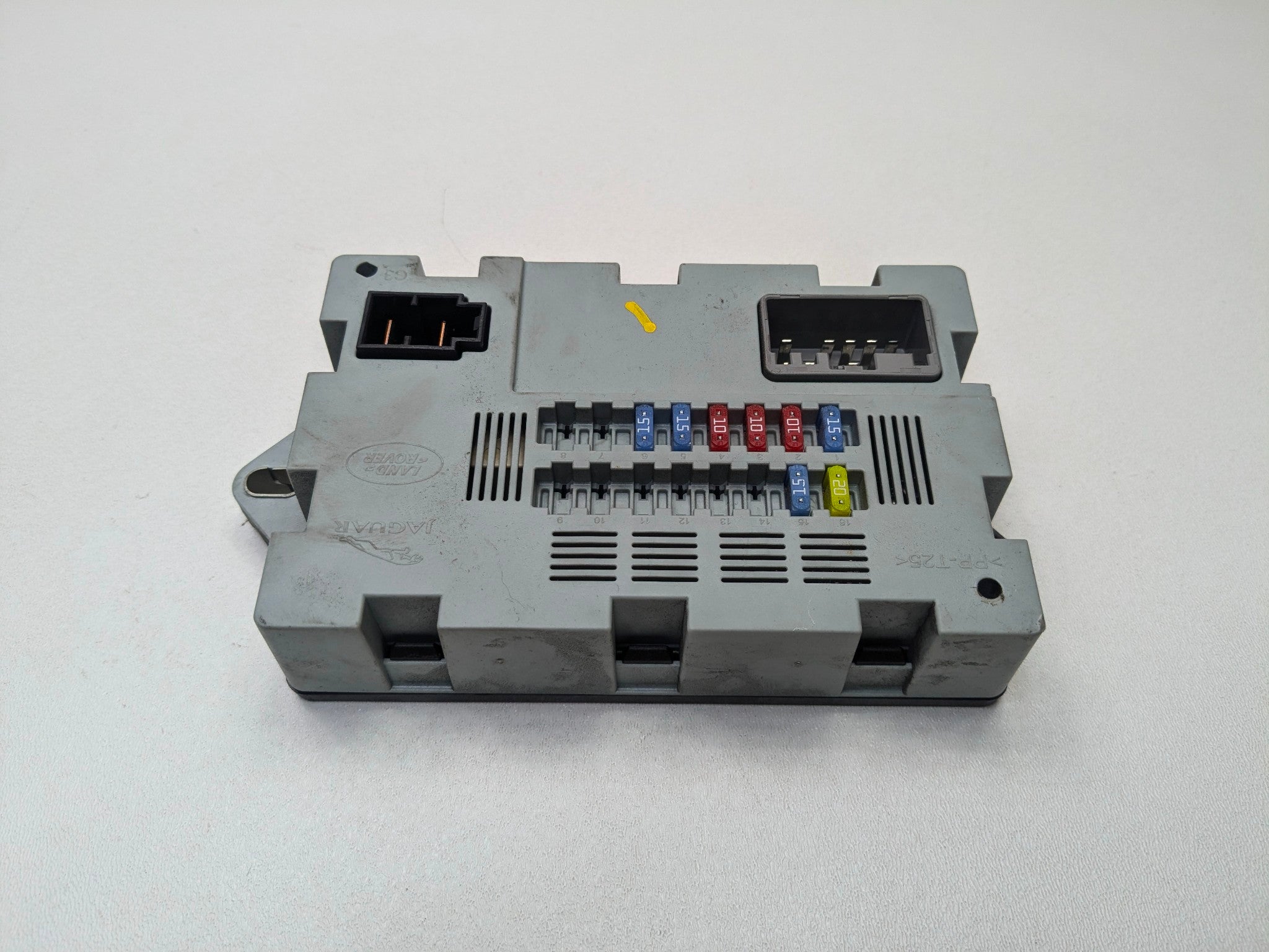 2013 - 2017 OEM LAND ROVER RANGE ROVER INTERIOR CABIN JUNCTION FUSE BOX ASSEMBLY