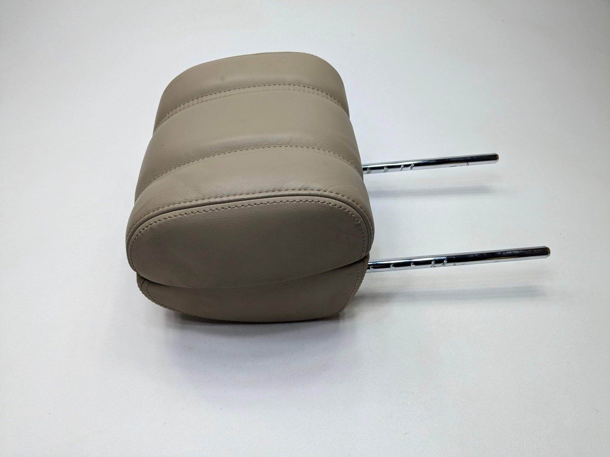 2013 - 2017 OEM LAND ROVER RANGE ROVER REAR LEFT SIDE SEAT HEADREST ASSEMBLY