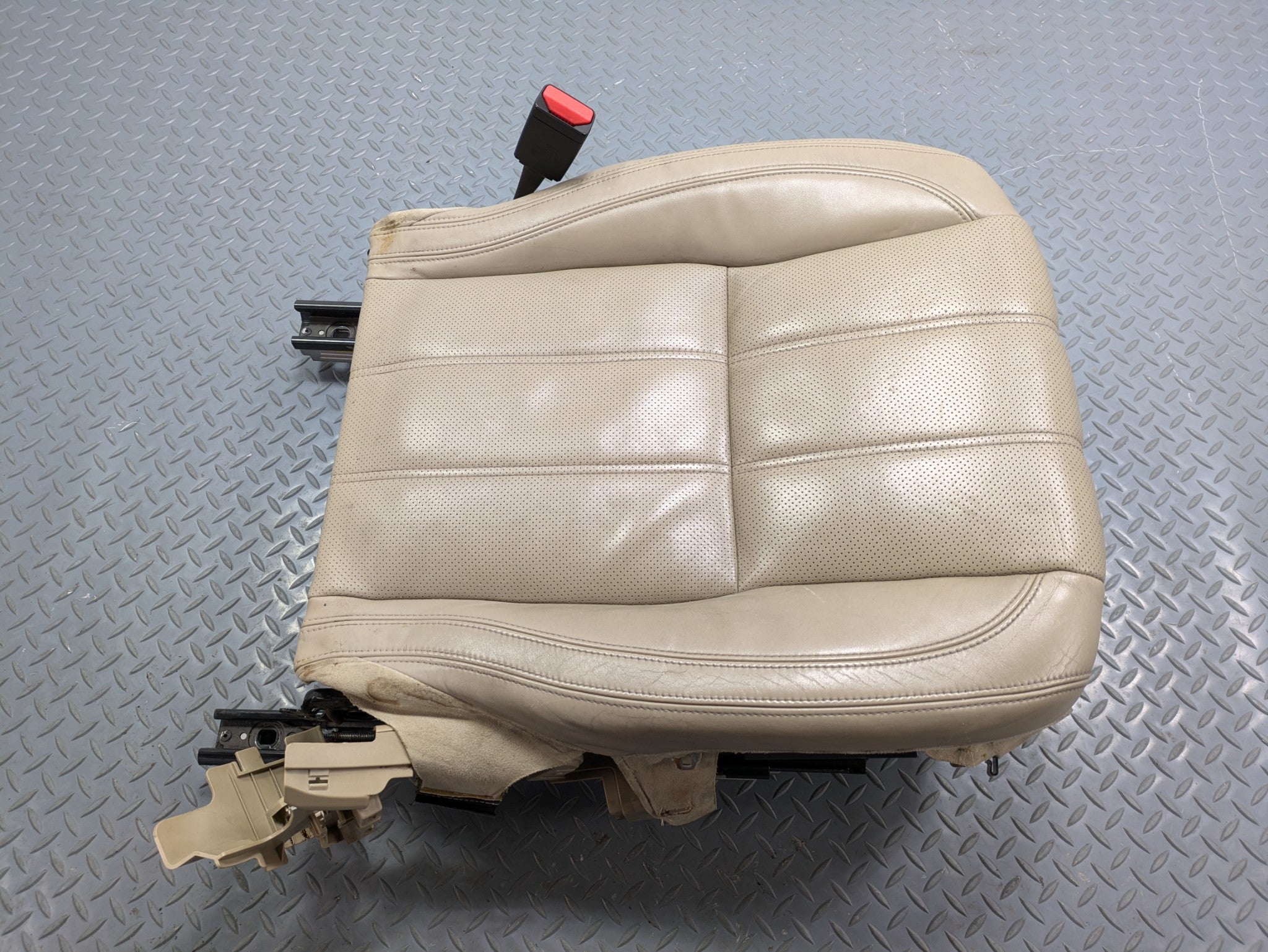 2013 - 2017 OEM LAND ROVER RANGE ROVER FRONT RIGHT SIDE LOWER SEAT CUSHION