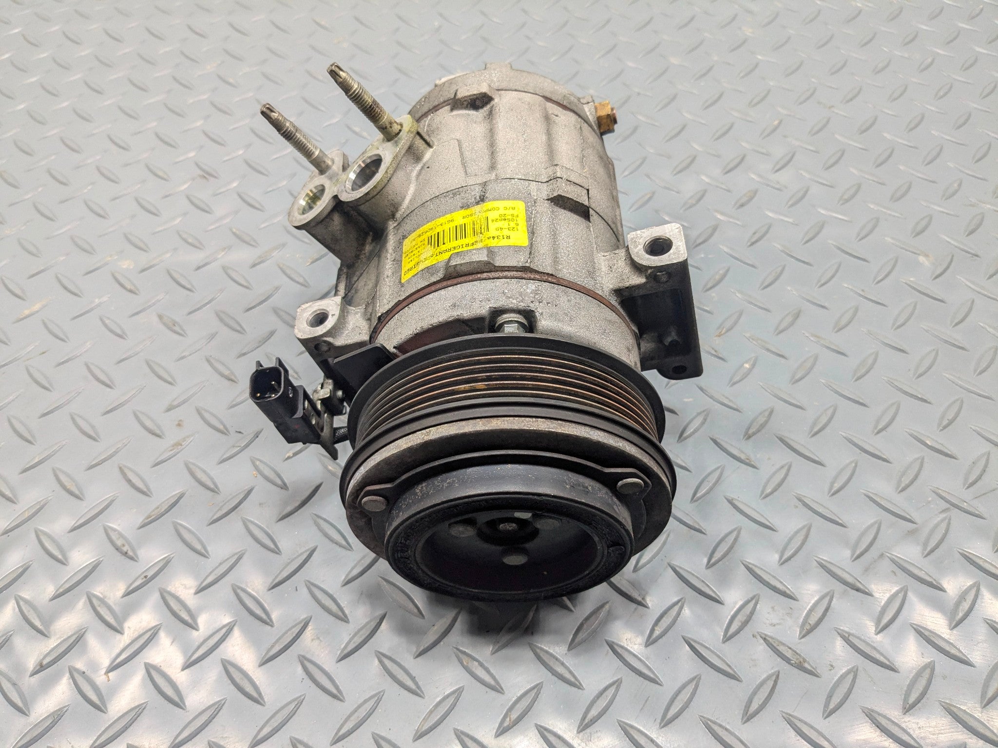 2009 - 2012 OEM FORD FLEX AIR CONDITIONING COMPRESSOR PUMP ASSEMBLY