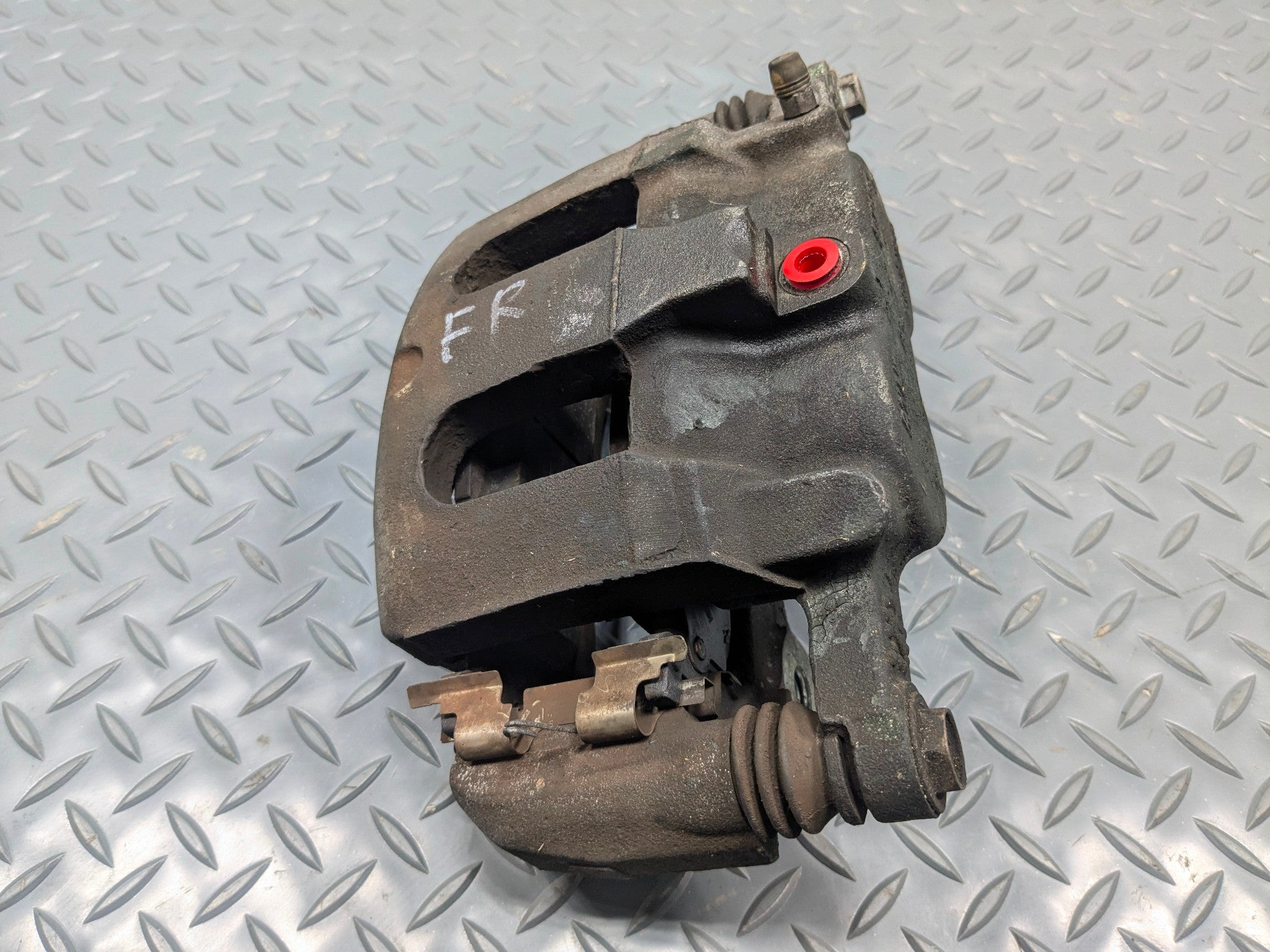 2009 - 2012 OEM FORD FLEX FRONT RIGHT PASSENGER SIDE BRAKE CALIPER ASSEMBLY