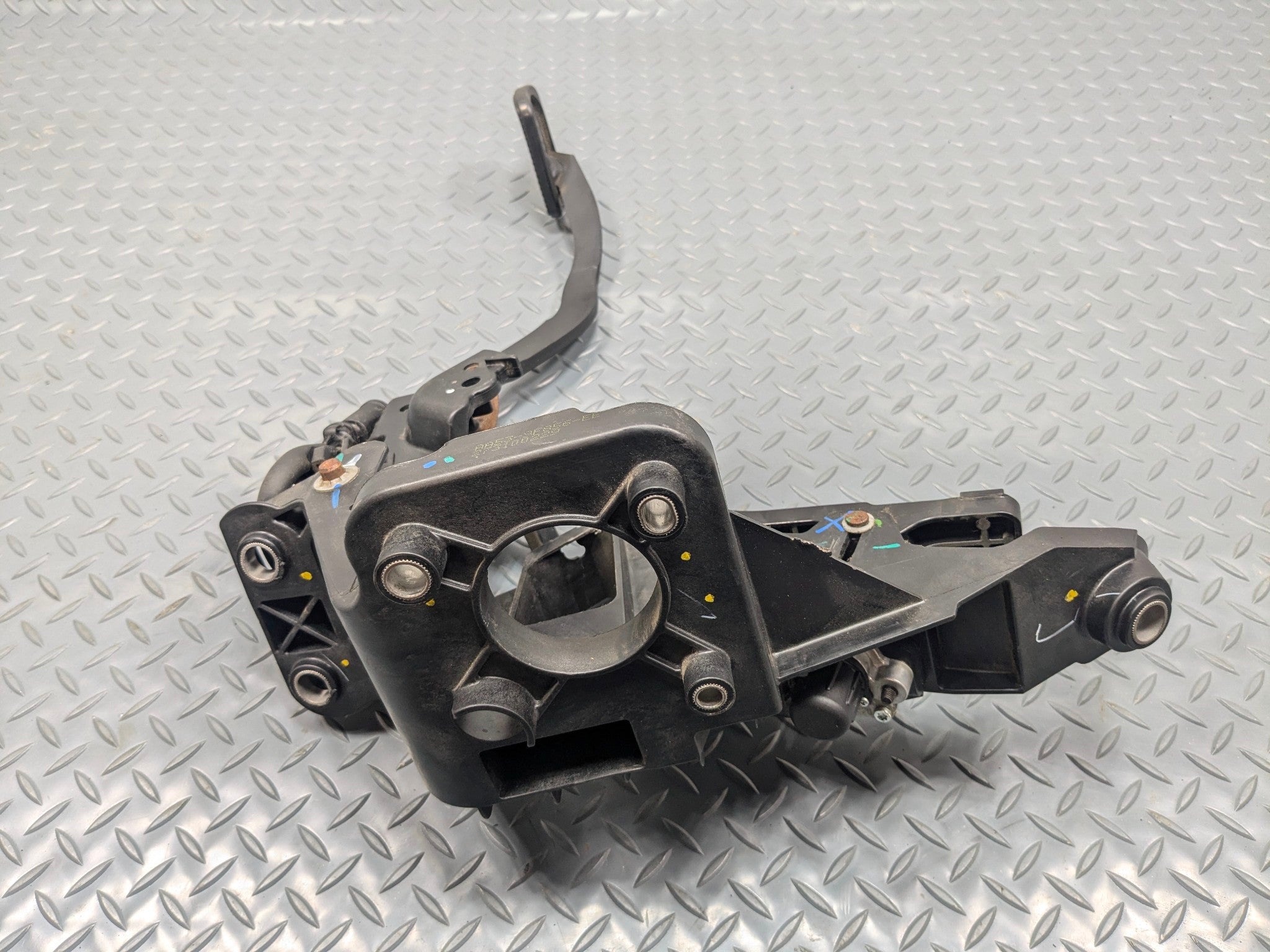 2009 - 2012 OEM FORD FLEX BRAKE STOP FOOT PEDAL AND SENSOR ASSEMBLY
