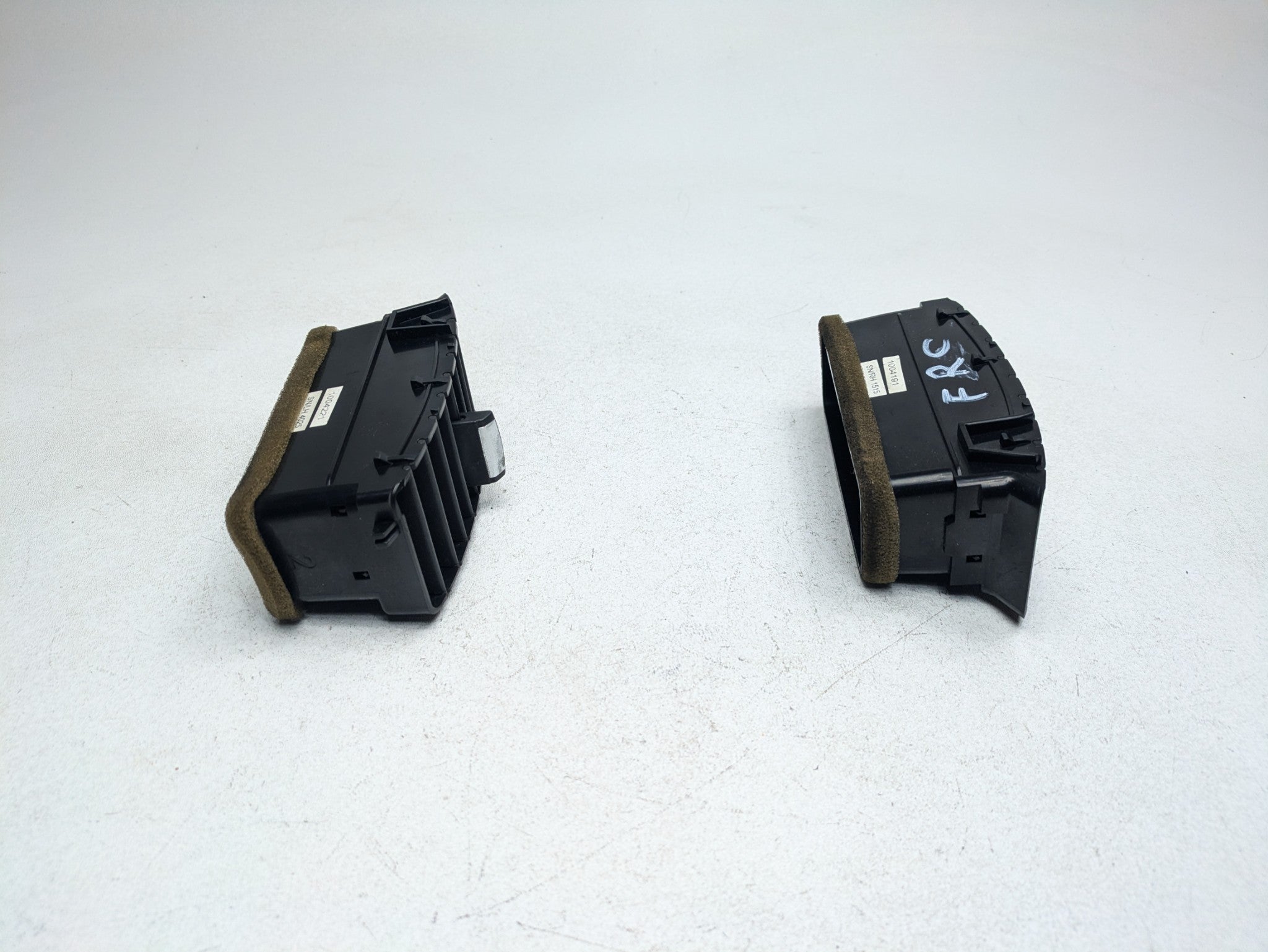 2009 - 2012 OEM FORD FLEX FRONT DASH AC AIR CONDITIONING HEATER VENT ASSEMBLY
