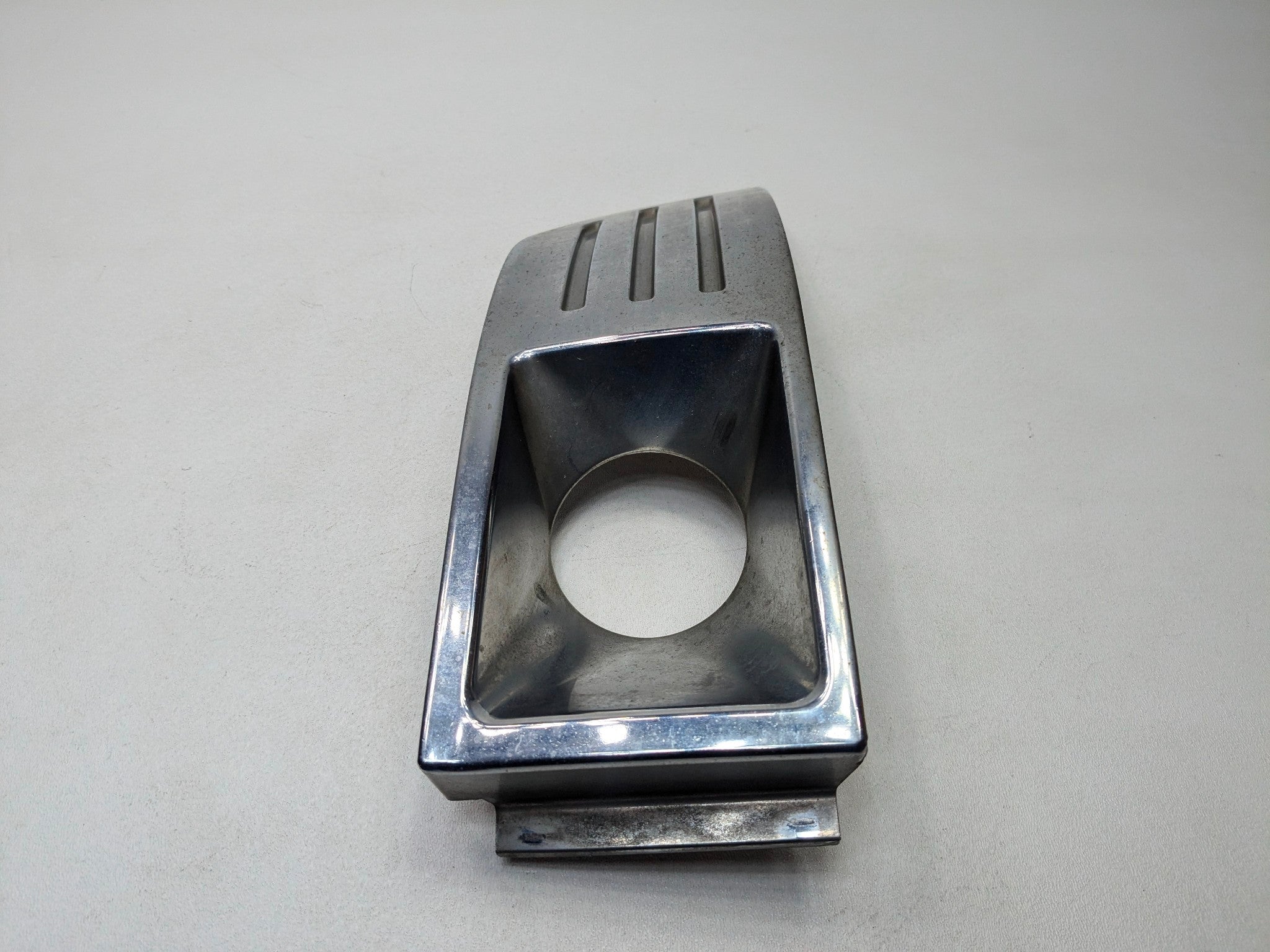 2009 - 2012 OEM FORD FLEX FRONT RIGHT PASSENGER SIDE FOG LIGHT COVER TRIM