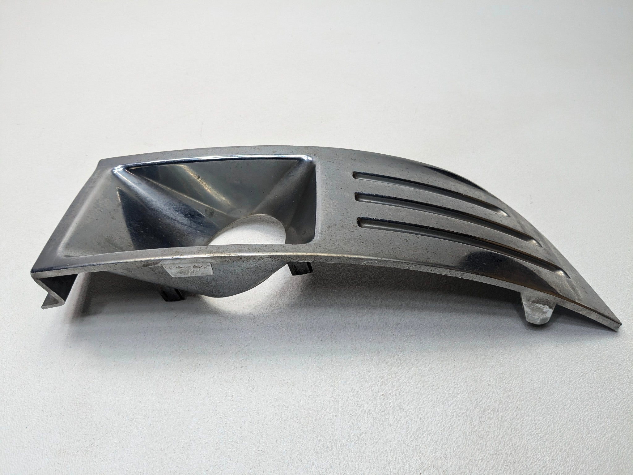 2009 - 2012 OEM FORD FLEX FRONT RIGHT PASSENGER SIDE FOG LIGHT COVER TRIM