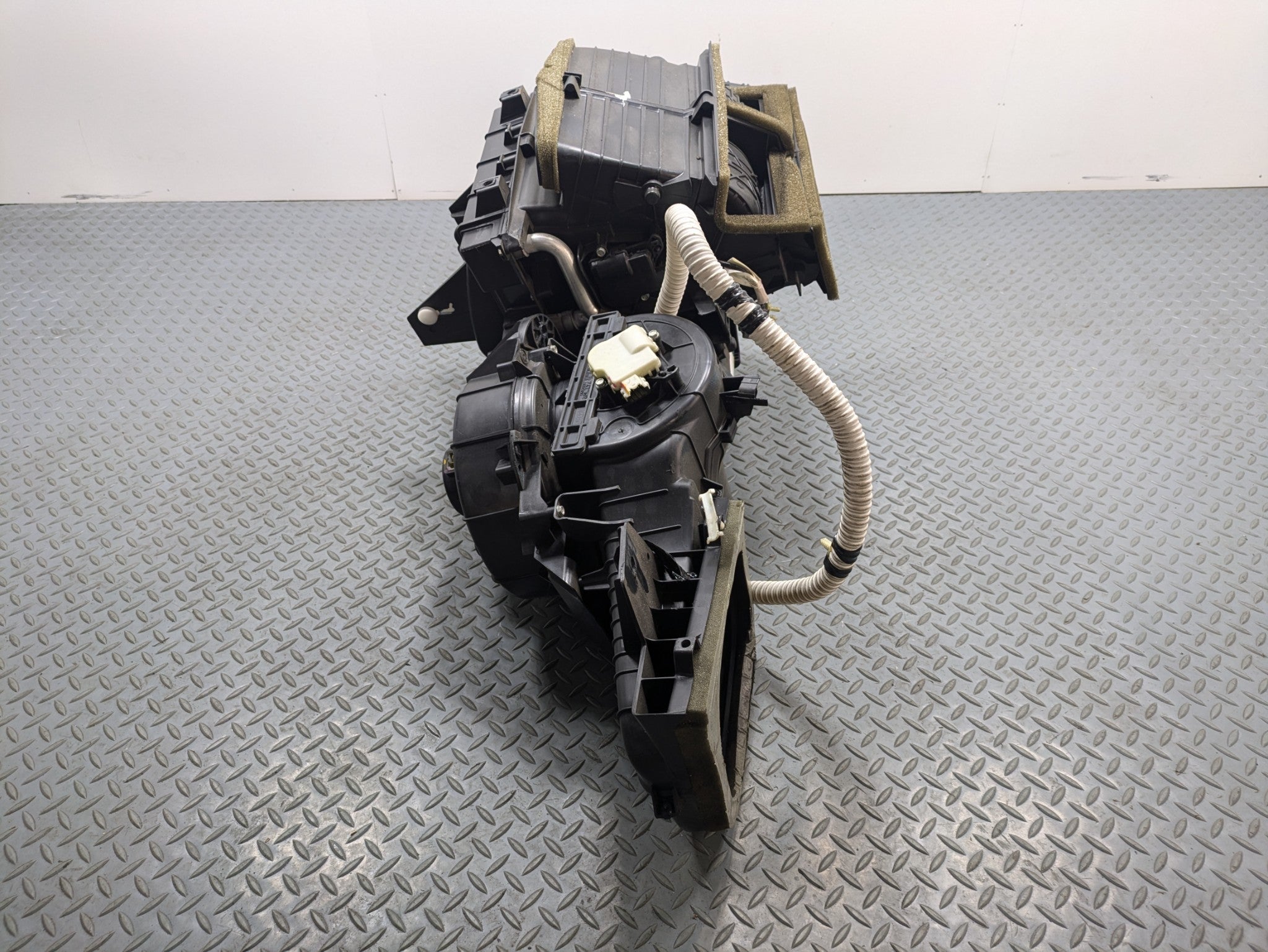 2009 - 2012 OEM FORD FLEX FRONT AC CLIMATE HEATER CORE HOUSING BOX ASSEMBLY
