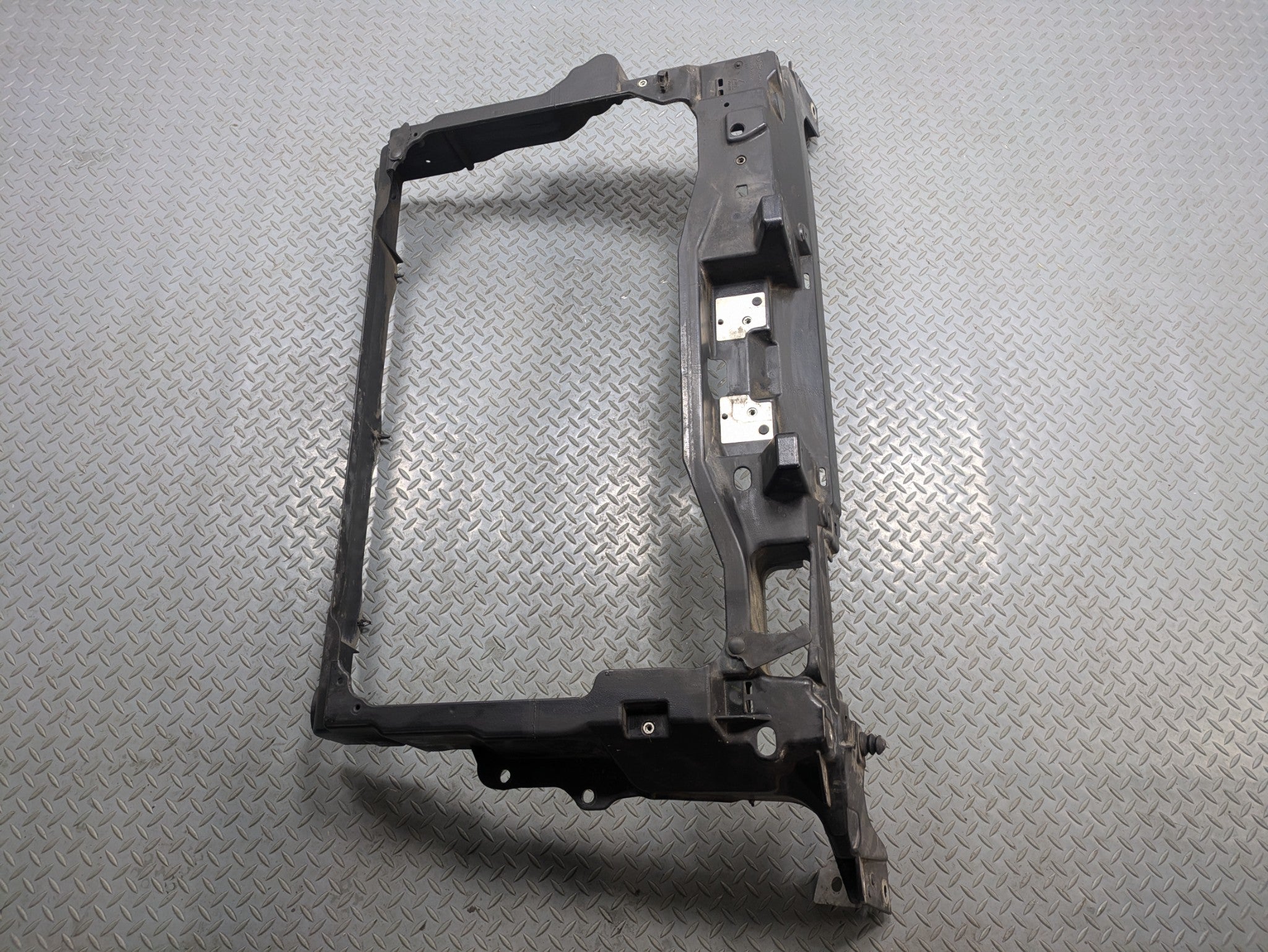 2009 - 2012 OEM FORD FLEX FRONT RADIATOR CORE SUPPORT ASSEMBLY