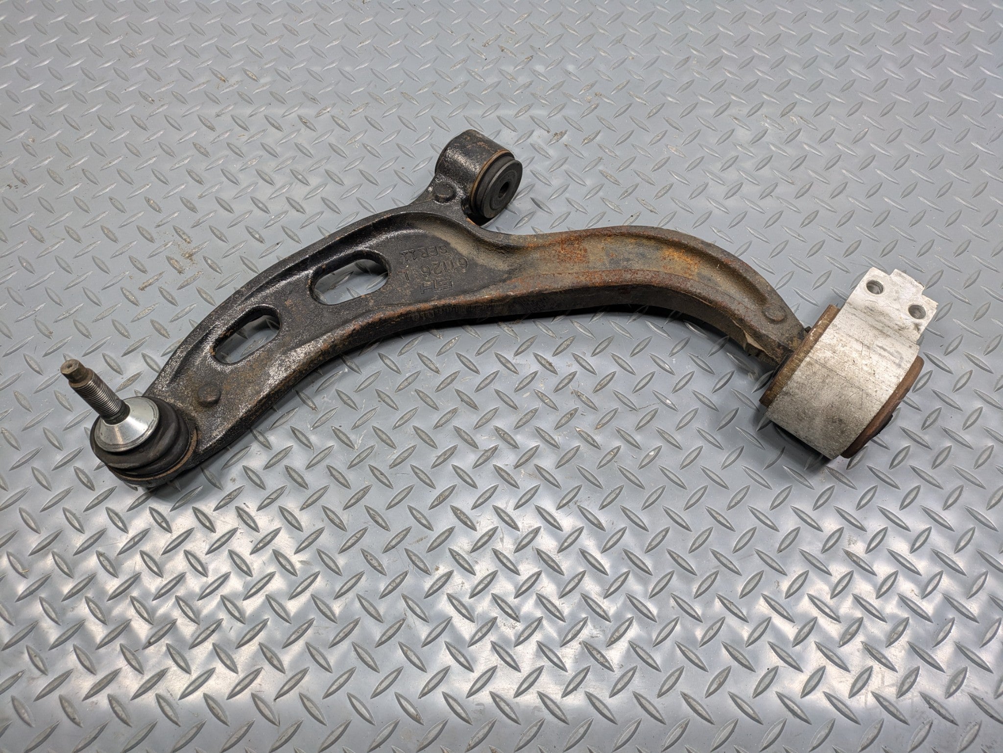 2009 - 2012 OEM FORD FLEX FRONT LEFT DRIVER SIDE LOWER SUSPENSION CONTROL ARM