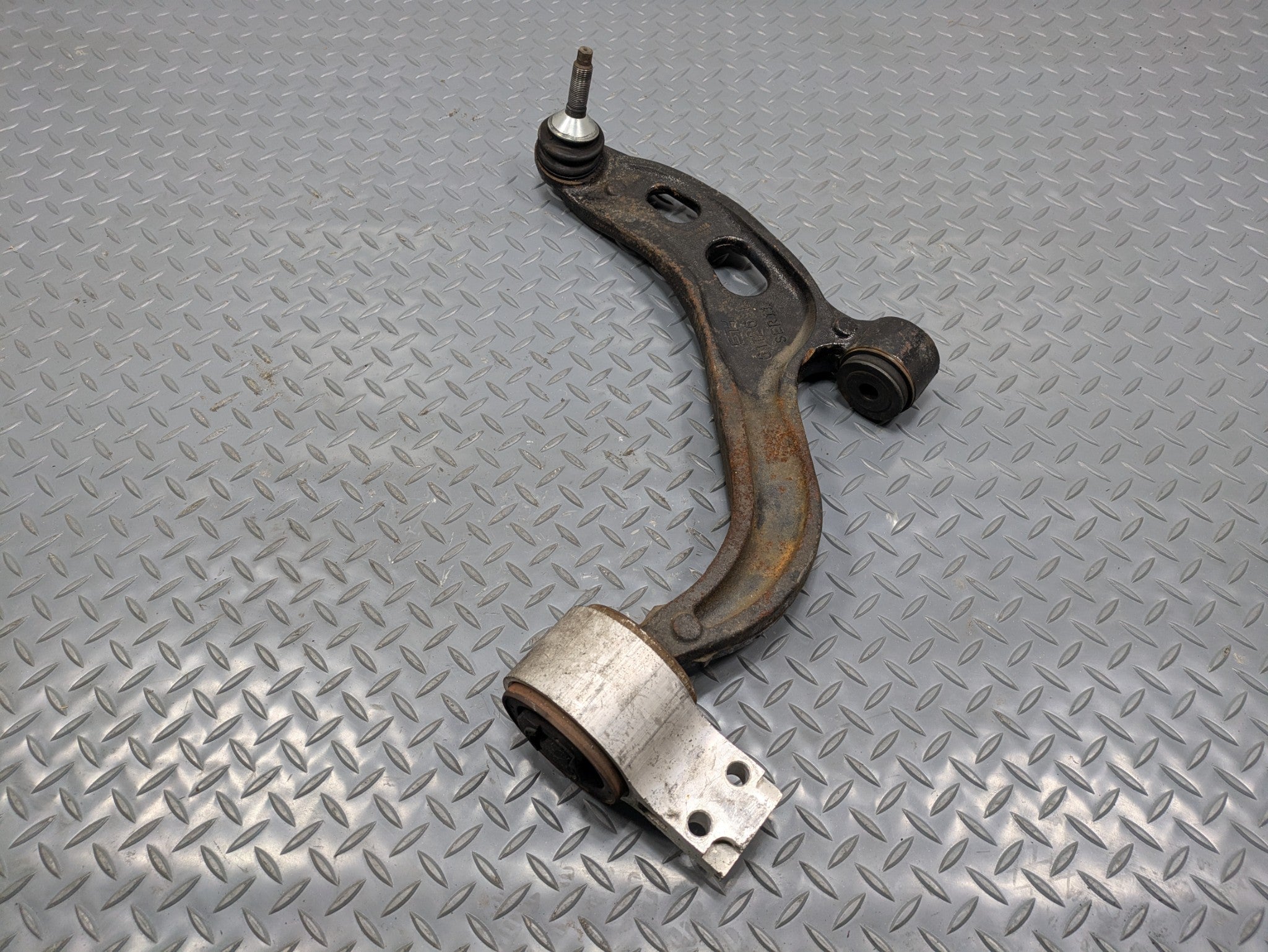 2009 - 2012 OEM FORD FLEX FRONT LEFT DRIVER SIDE LOWER SUSPENSION CONTROL ARM