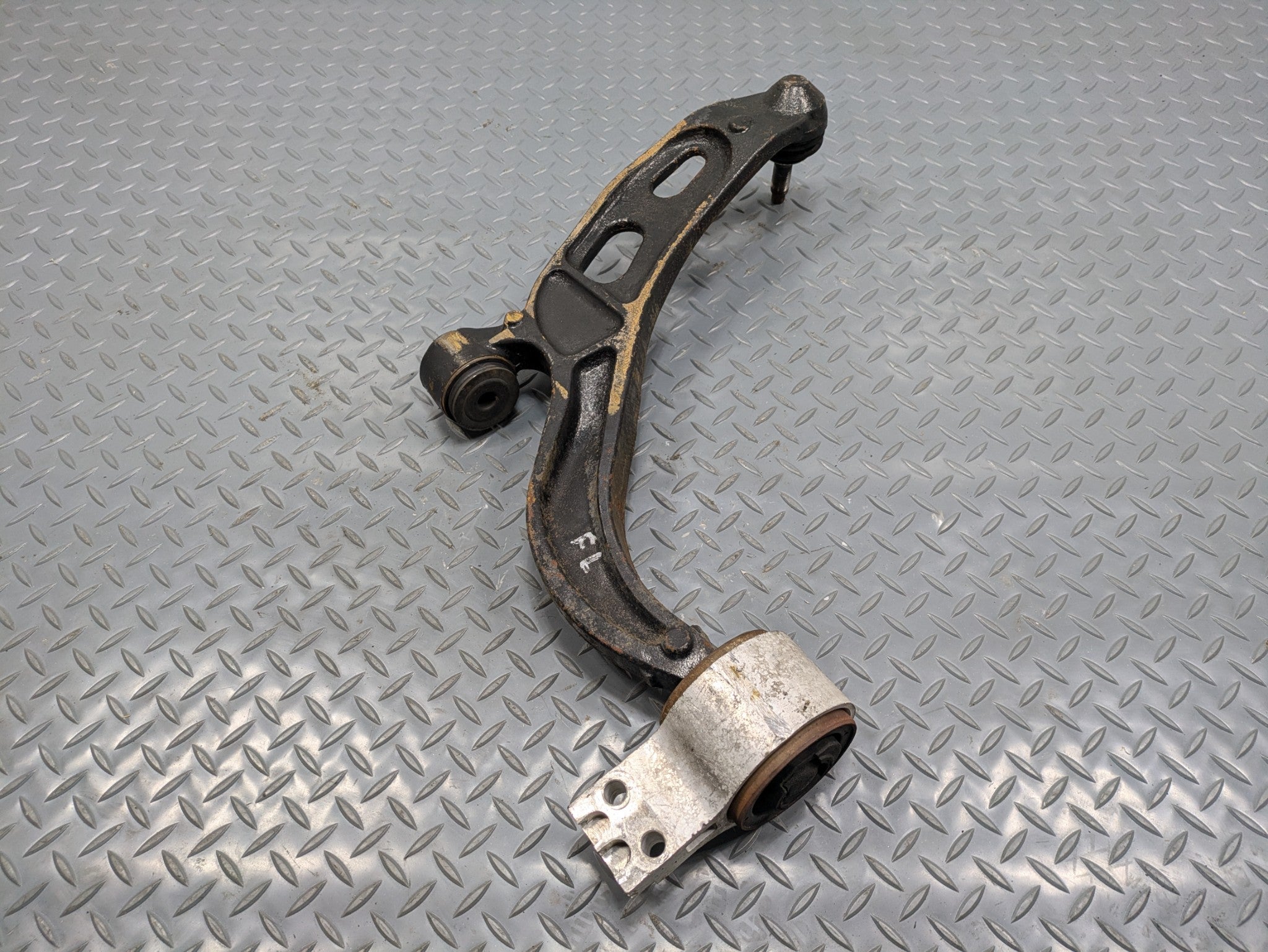 2009 - 2012 OEM FORD FLEX FRONT LEFT DRIVER SIDE LOWER SUSPENSION CONTROL ARM