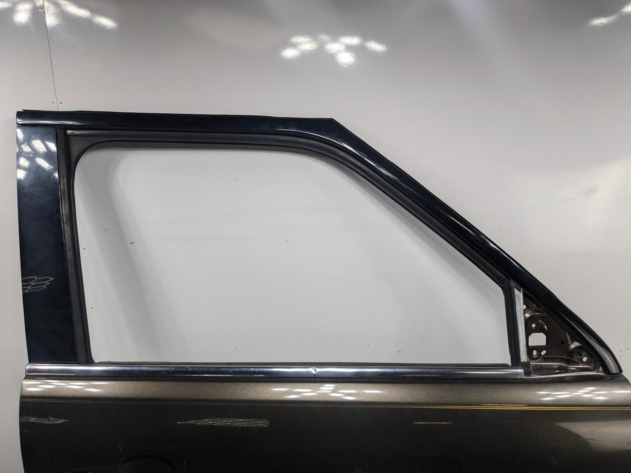 2009 - 2012 OEM FORD FLEX FRONT RIGHT PASSENGER SIDE DOOR SHELL PANEL GRAY