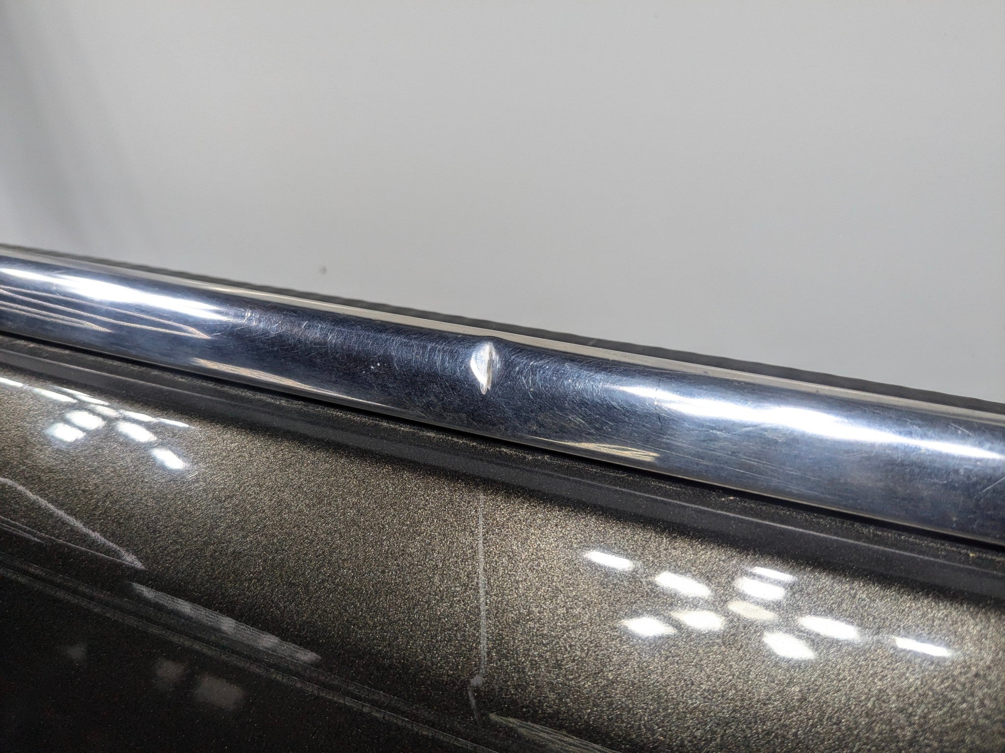 2009 - 2012 OEM FORD FLEX FRONT RIGHT PASSENGER SIDE DOOR SHELL PANEL GRAY
