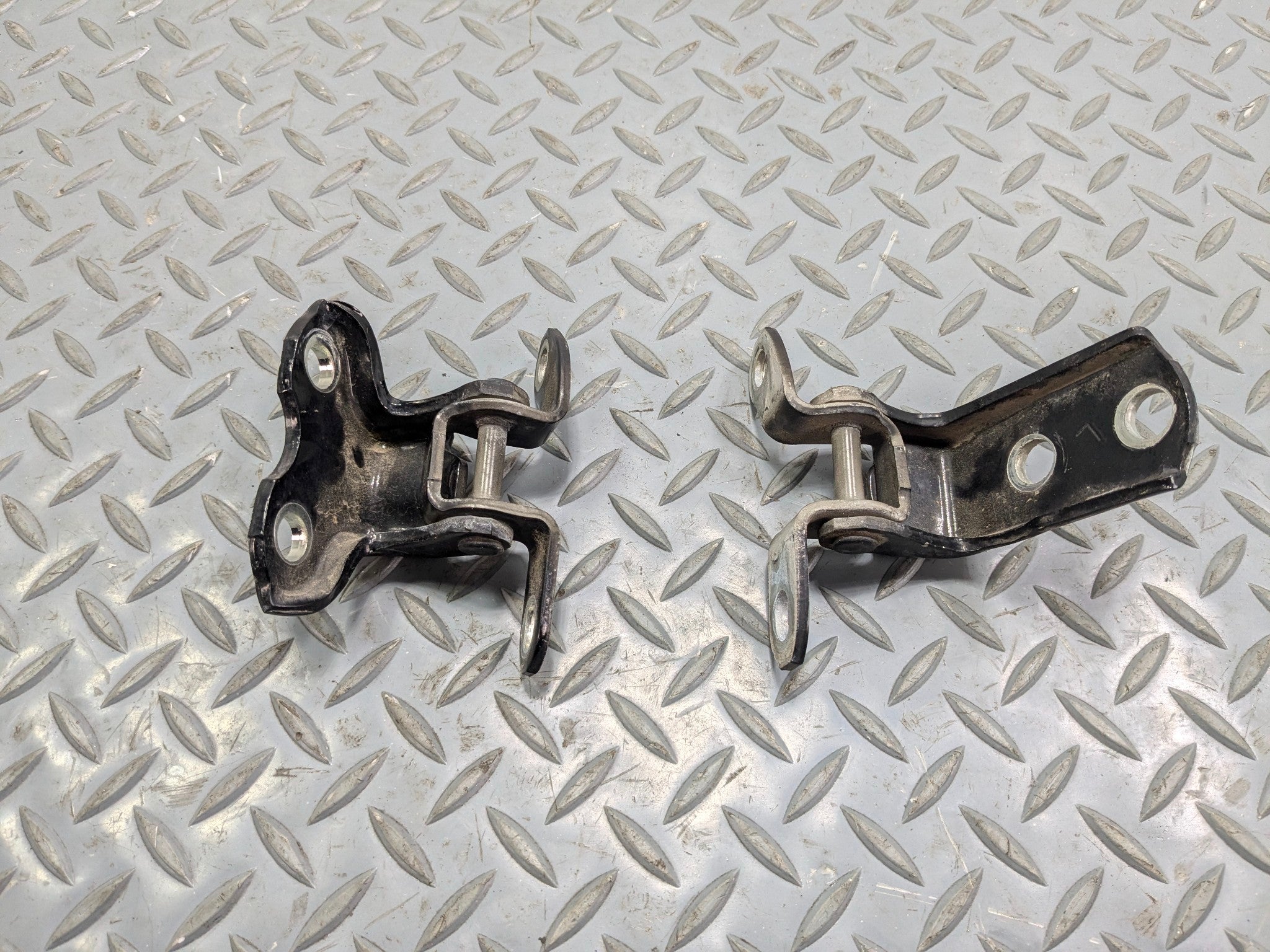 06 - 08 OEM LEXUS IS250 REAR LEFT DRIVER SIDE DOOR HINGE UPPER AND LOWER SET