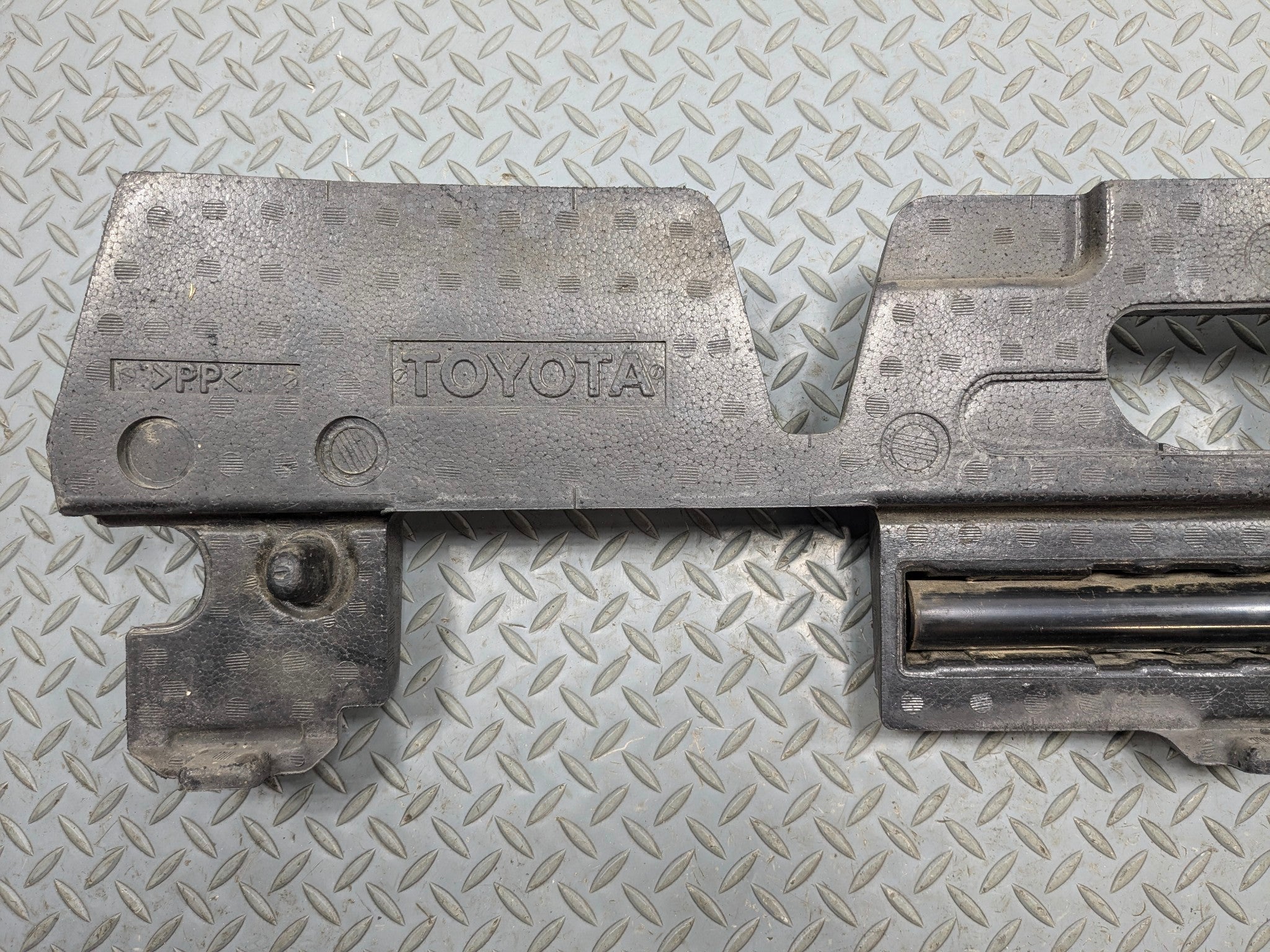 06 - 08 OEM LEXUS IS250 REAR BUMPER REINFORCEMENT IMPACT ENERGY ABSORBER FOAM