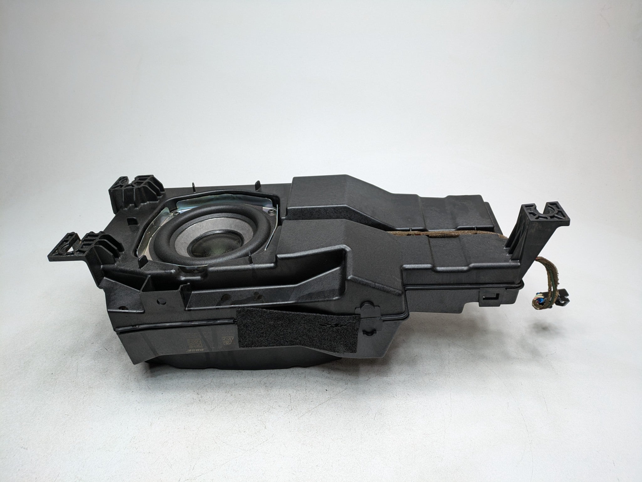 08 - 09 OEM CHEVROLET TAHOE HYBRID AUDIO SOUND SUBWOOFER SPEAKER BOX ASSEMBLY