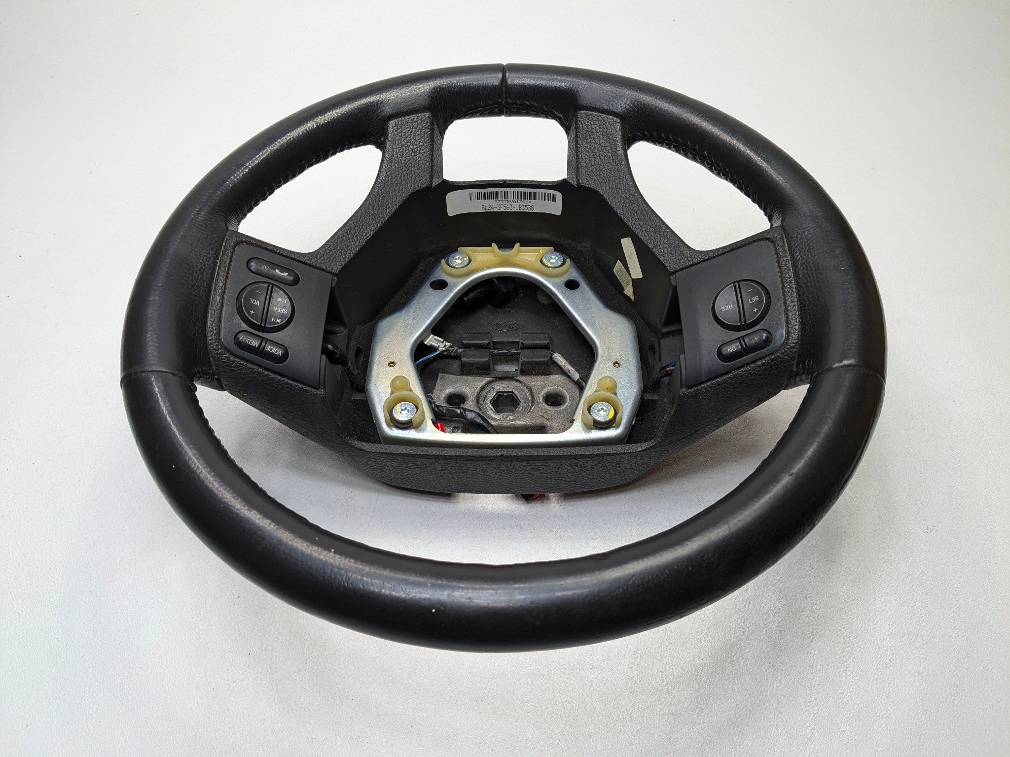 2006 - 2010 OEM FORD EXPLORER STEERING WHEEL WITH RADIO CONTROL SWITCHES BLACK
