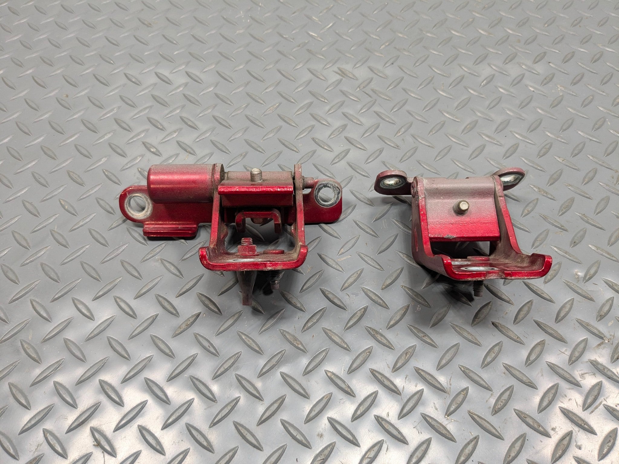 06 - 10 OEM FORD EXPLORER REAR LEFT DRIVER SIDE UPPER AND LOWER DOOR HINGE SET