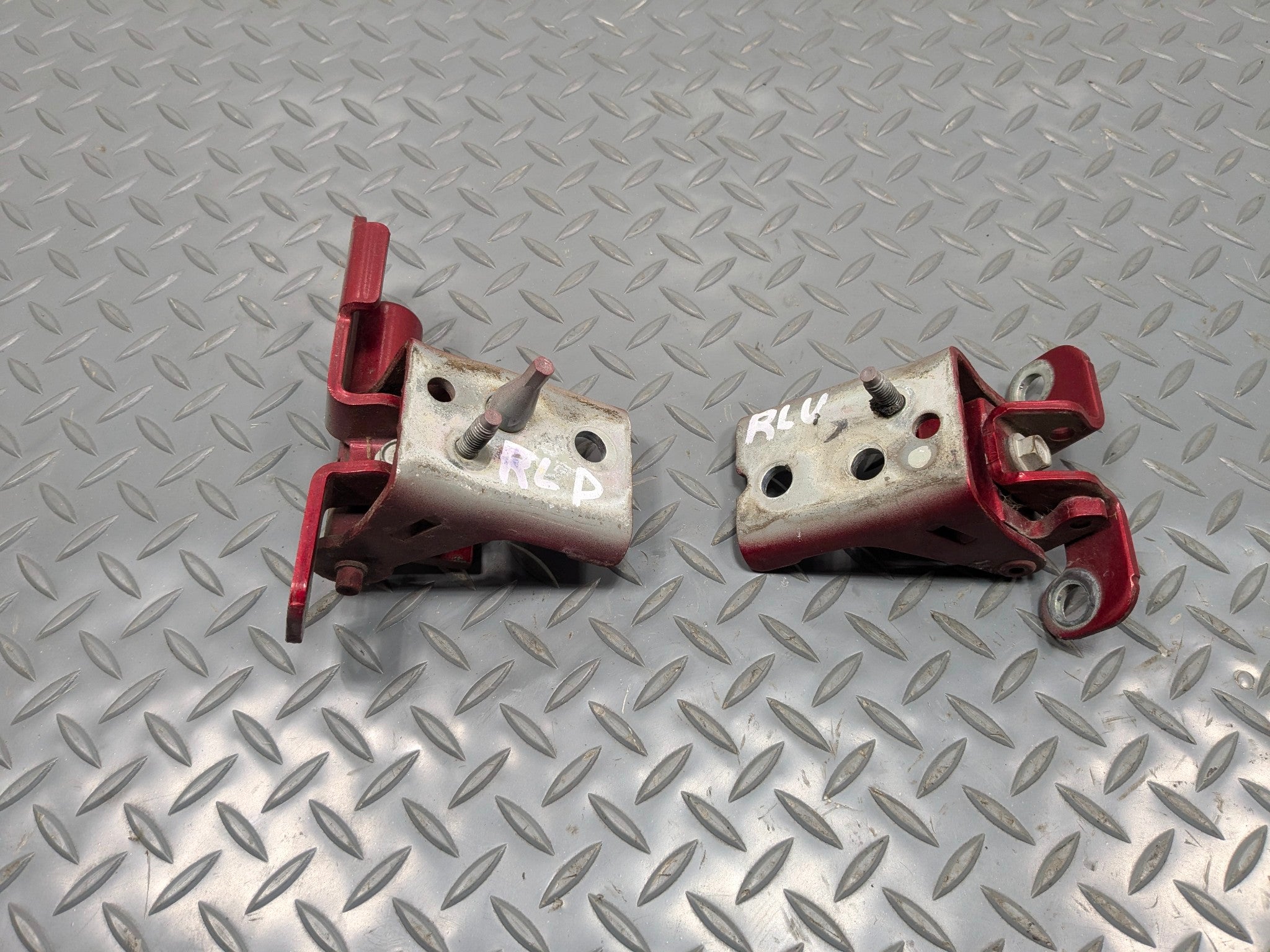 06 - 10 OEM FORD EXPLORER REAR LEFT DRIVER SIDE UPPER AND LOWER DOOR HINGE SET