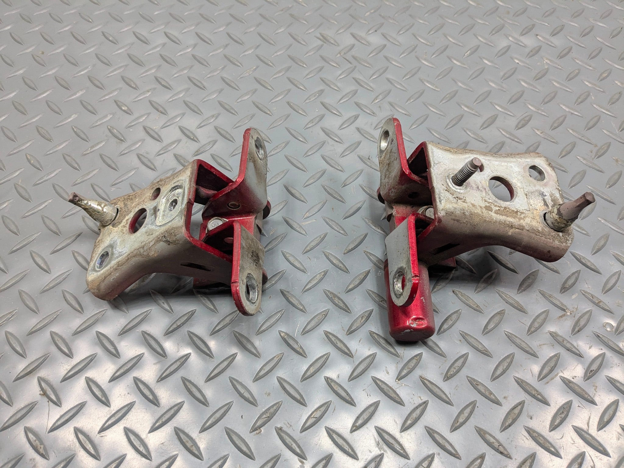 2006 - 2010 OEM FORD EXPLORER FRONT RIGHT SIDE UPPER AND LOWER DOOR HINGE SET