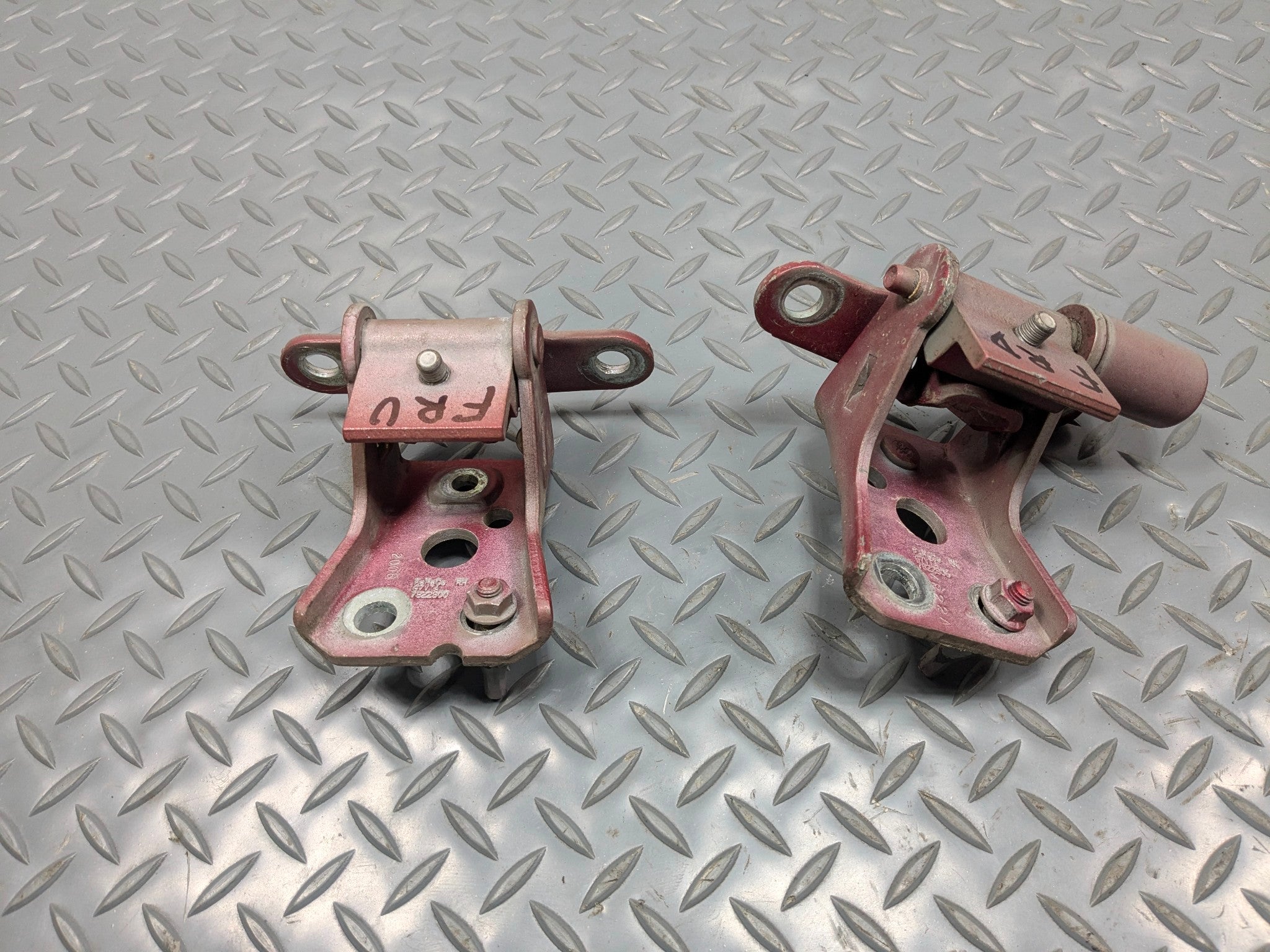 2006 - 2010 OEM FORD EXPLORER FRONT RIGHT SIDE UPPER AND LOWER DOOR HINGE SET