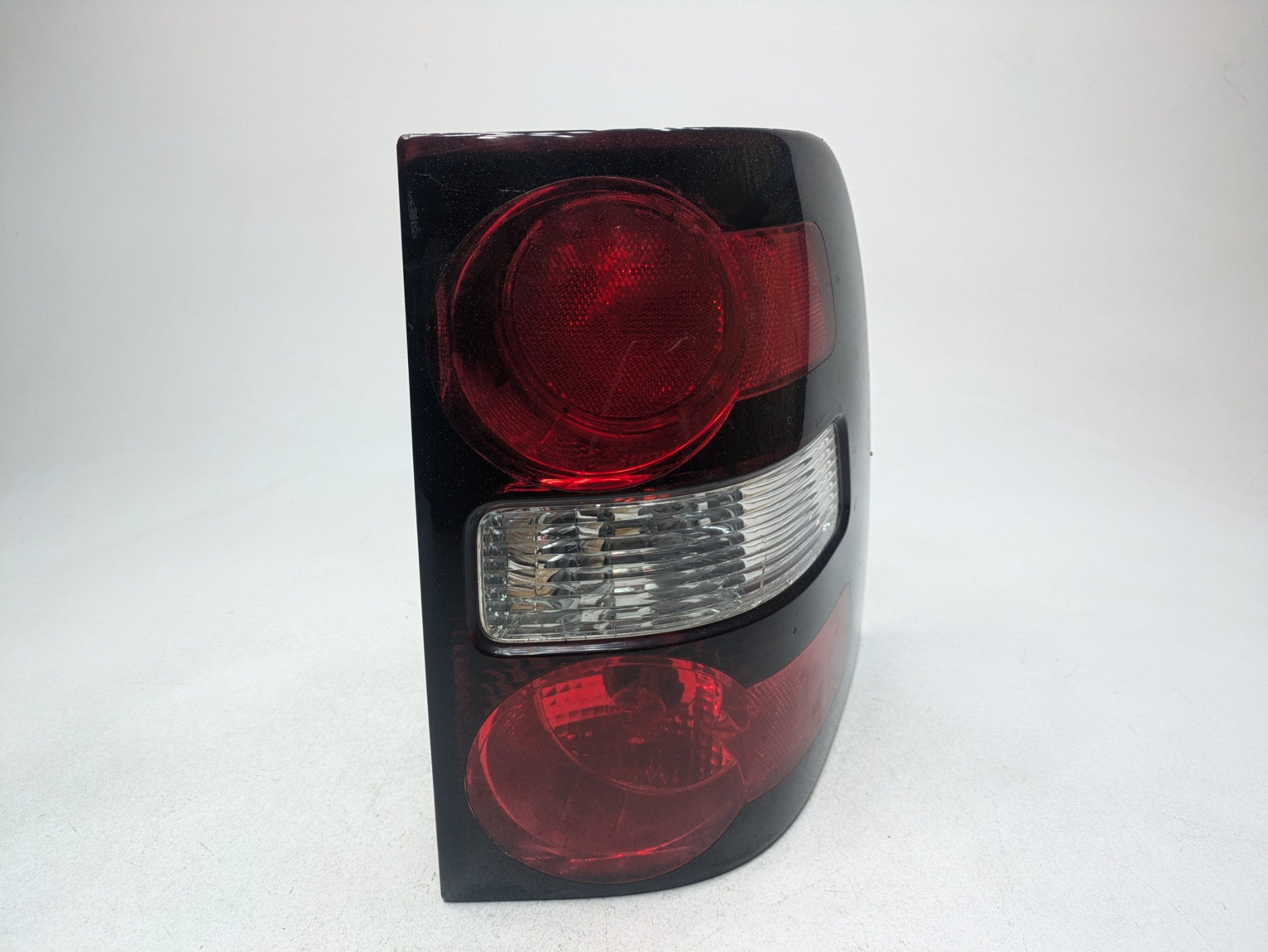 2006 - 2010 OEM FORD EXPLORER REAR RIGHT PASSENGER SIDE OUTER TAILLIGHT ASSEMBLY