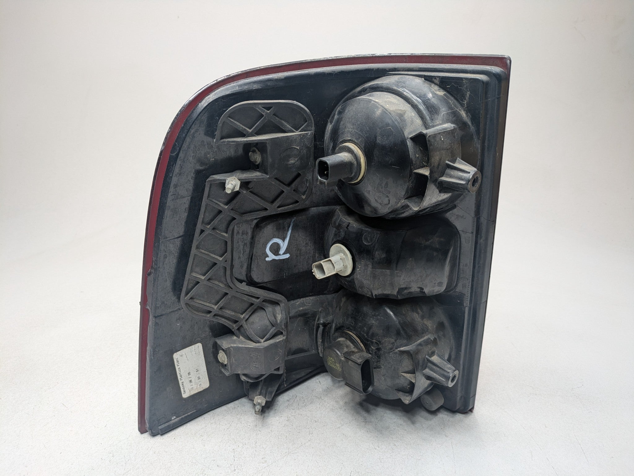 2006 - 2010 OEM FORD EXPLORER REAR RIGHT PASSENGER SIDE OUTER TAILLIGHT ASSEMBLY