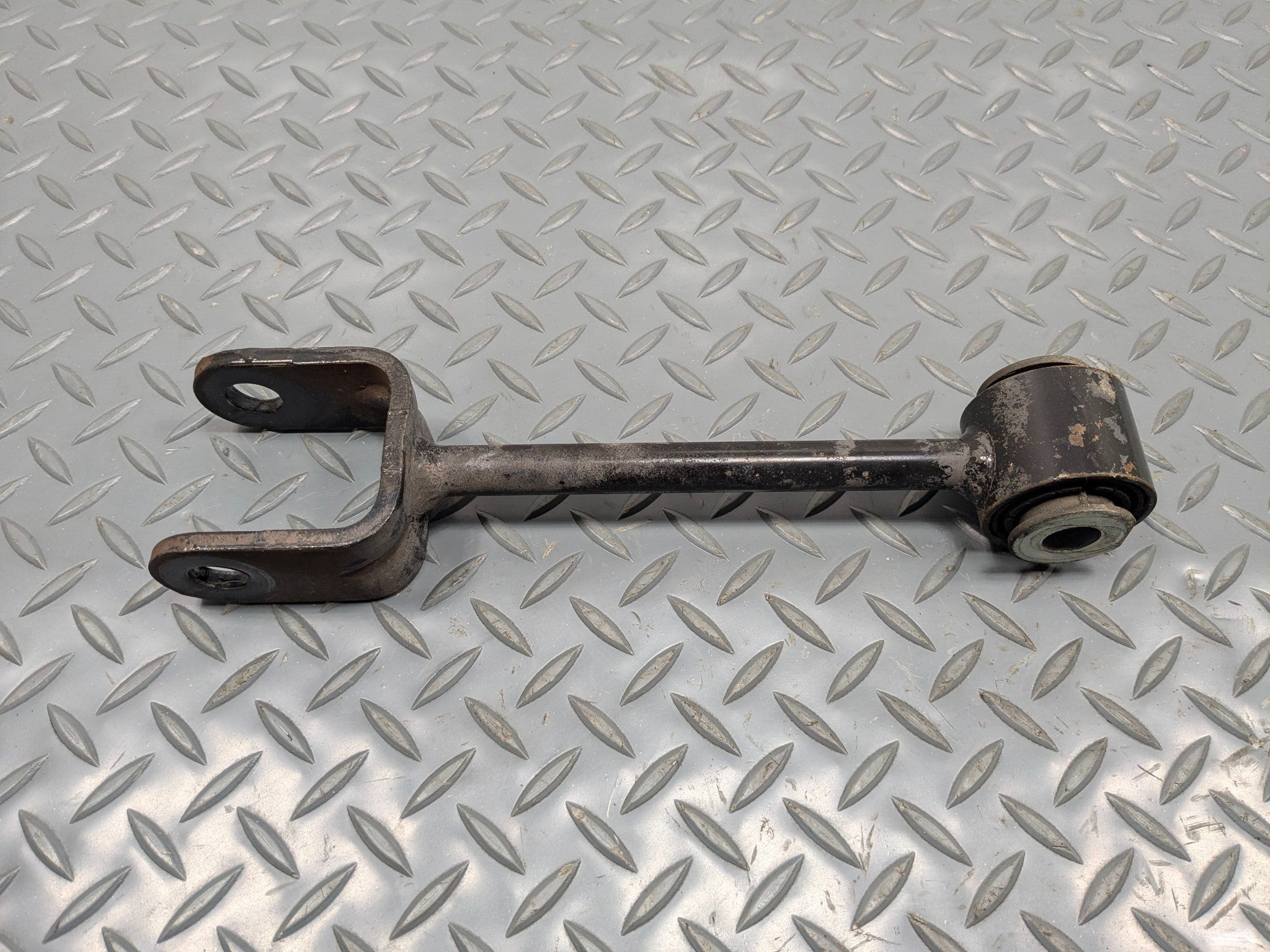 2006 - 2010 OEM FORD EXPLORER REAR LEFT DRIVER SIDE UPPER CONTROL ARM