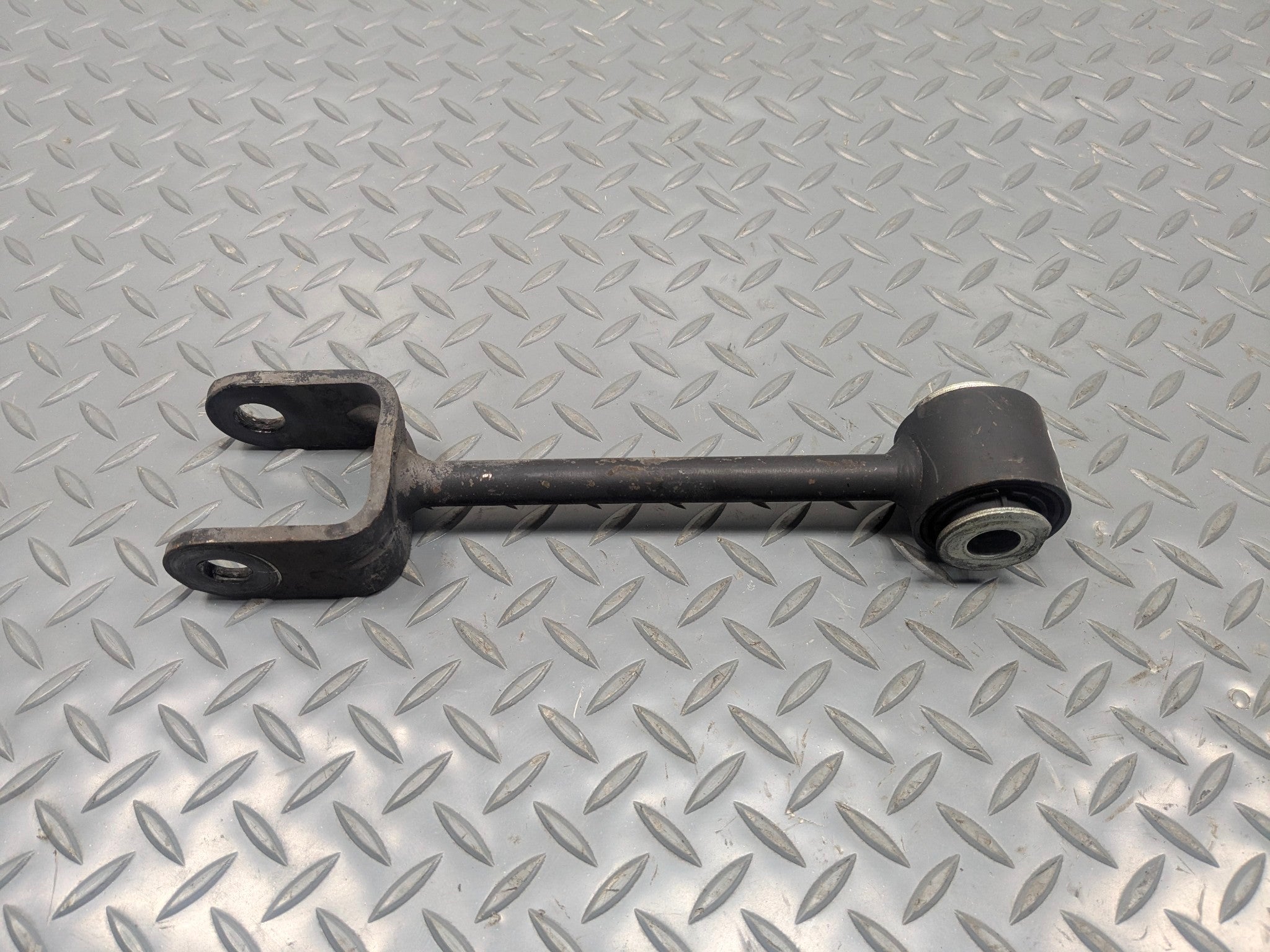 2006 - 2010 OEM FORD EXPLORER REAR RIGHT PASSENGER SIDE UPPER CONTROL ARM