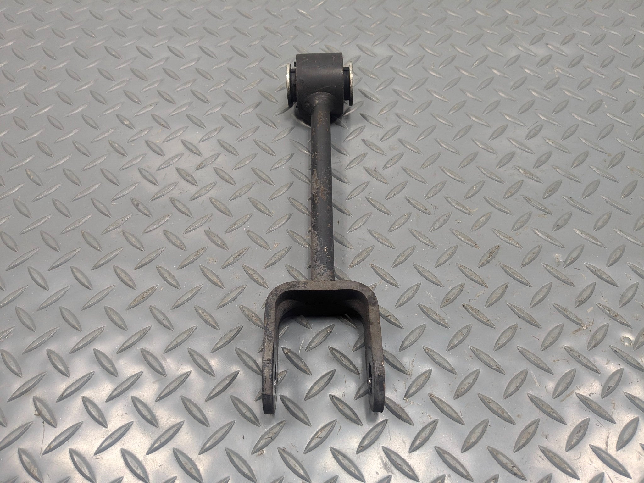 2006 - 2010 OEM FORD EXPLORER REAR RIGHT PASSENGER SIDE UPPER CONTROL ARM