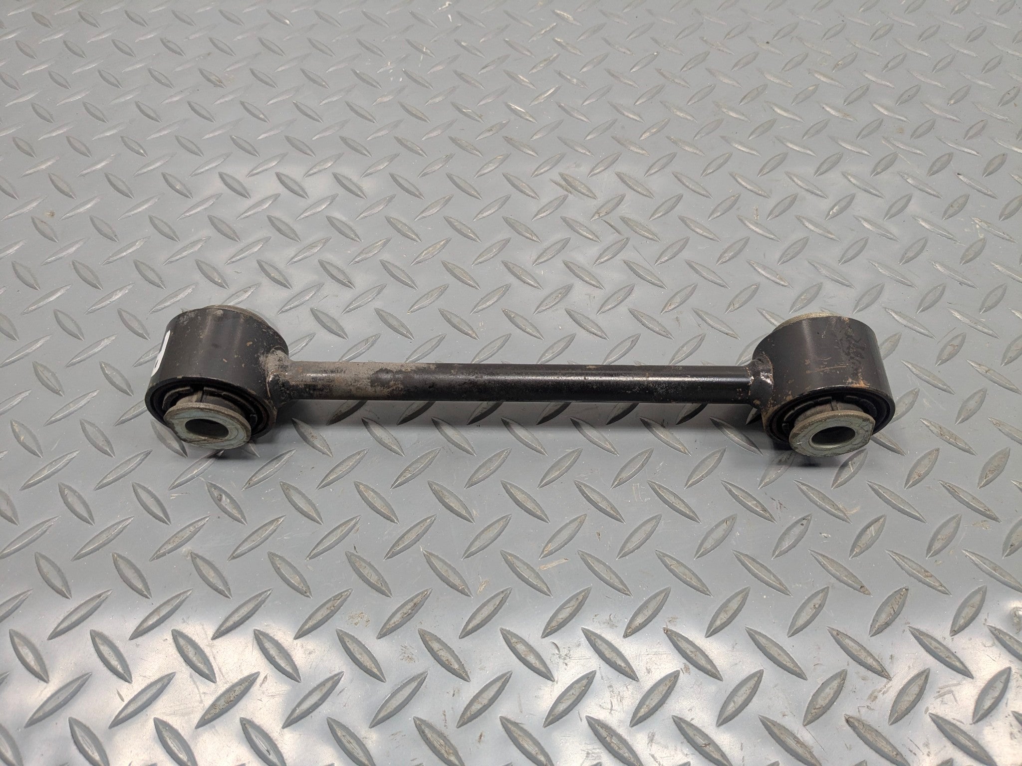 06 - 10 OEM FORD EXPLORER REAR LEFT SIDE SUSPENSION LOWER FORWARD CONTROL ARM