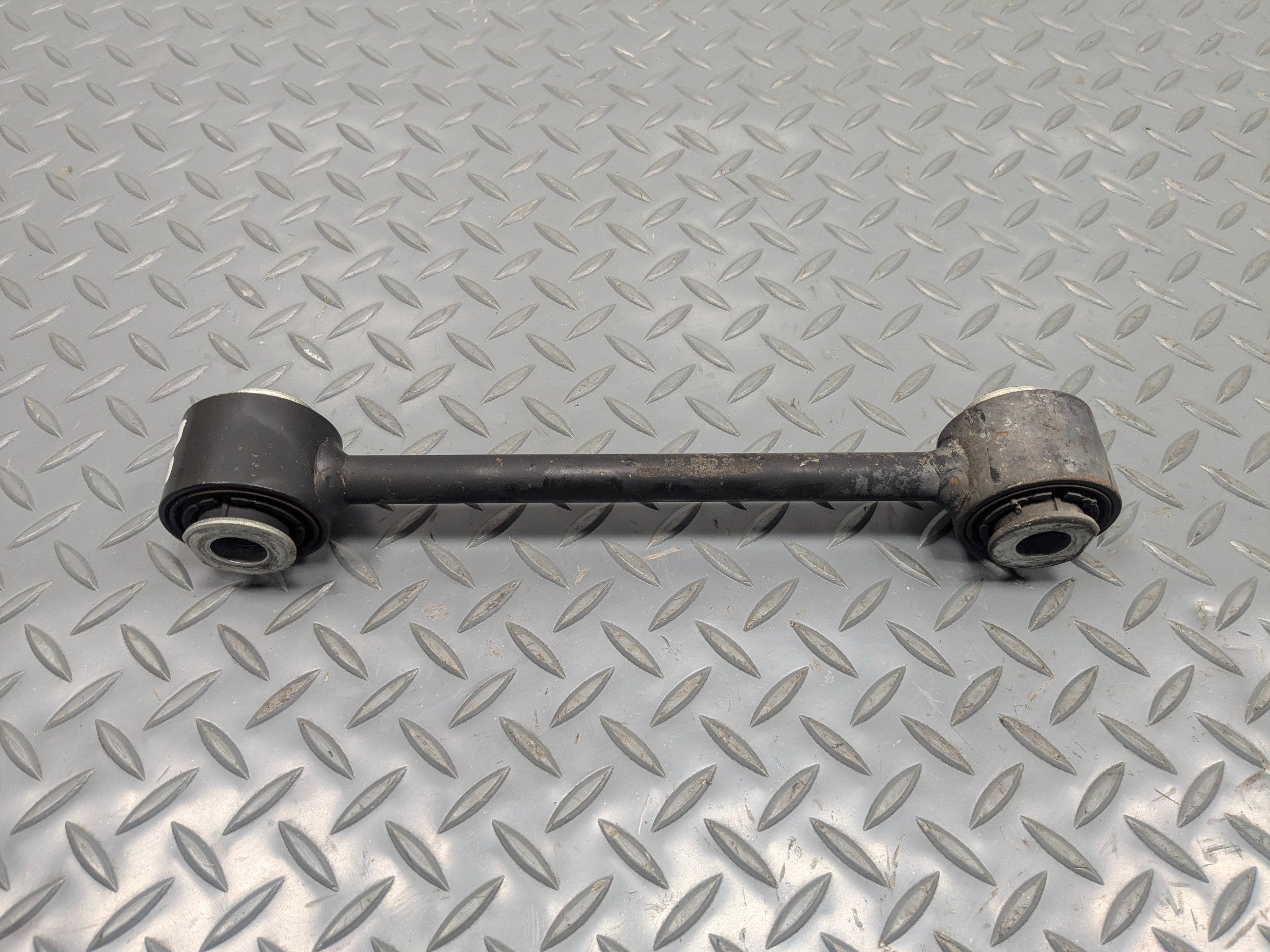 06 - 10 OEM FORD EXPLORER REAR RIGHT SIDE SUSPENSION LOWER FORWARD CONTROL ARM