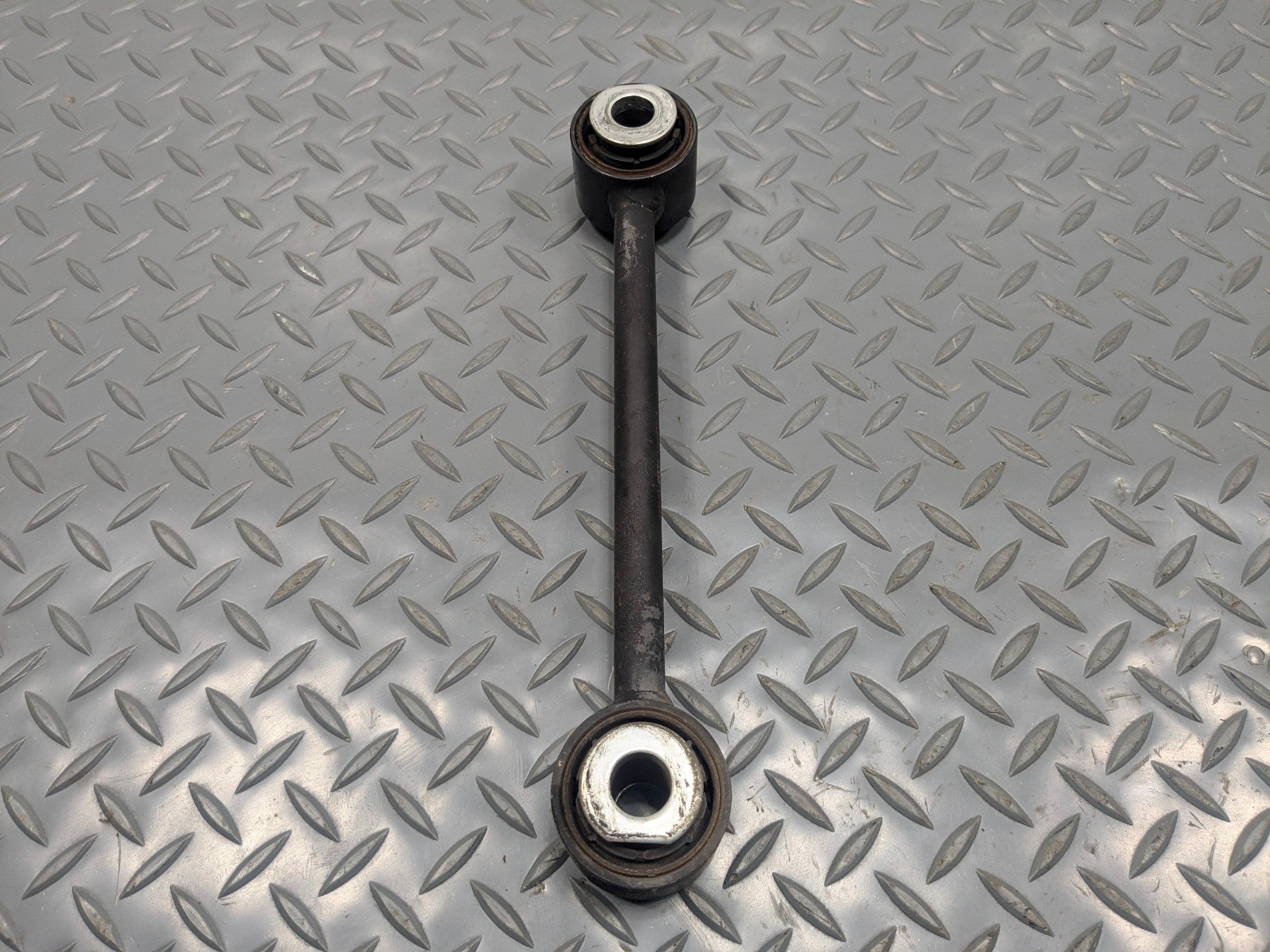 06 - 10 OEM FORD EXPLORER REAR RIGHT SIDE SUSPENSION LOWER FORWARD CONTROL ARM