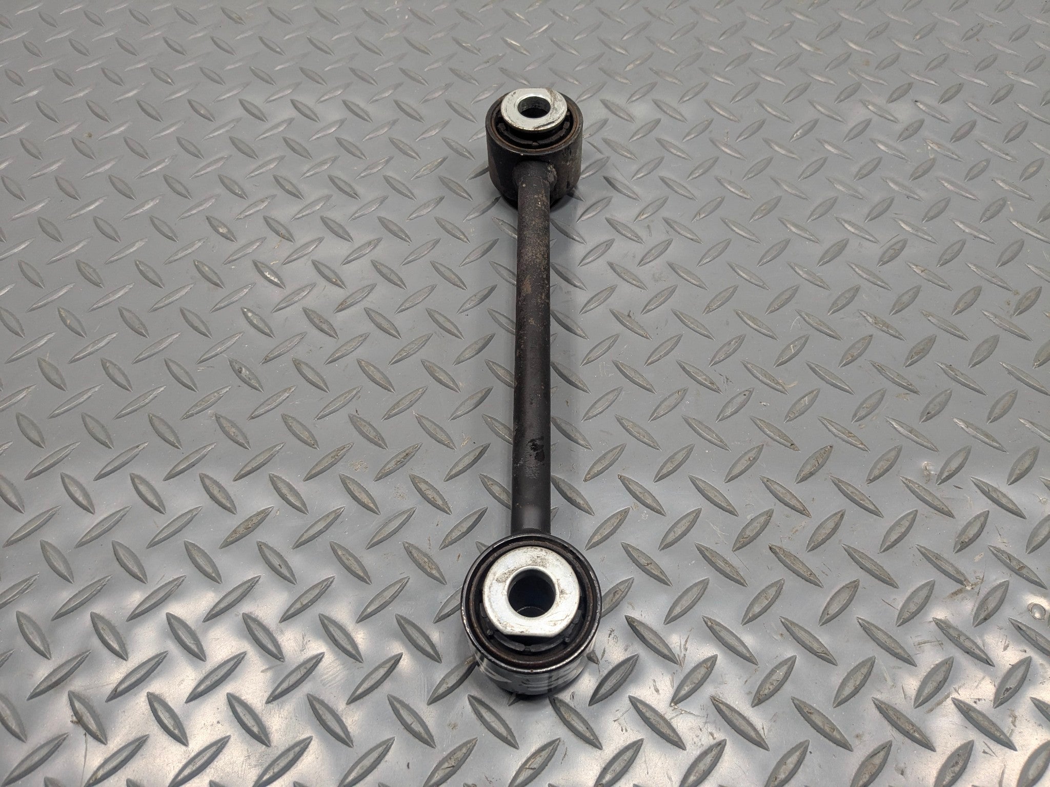 06 - 10 OEM FORD EXPLORER REAR RIGHT SIDE SUSPENSION LOWER FORWARD CONTROL ARM