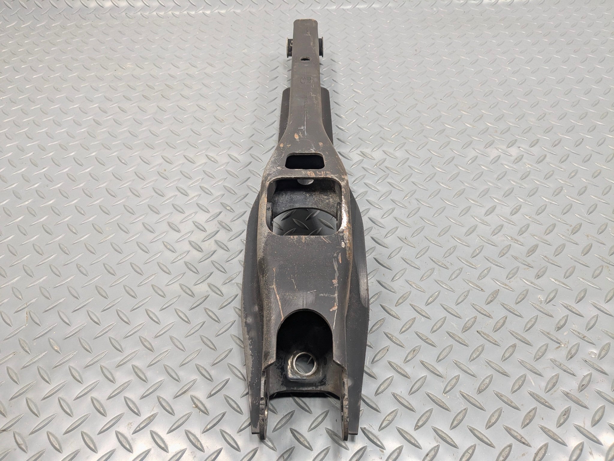 2006 - 2010 OEM FORD EXPLORER REAR RIGHT SIDE SUSPENSION LOWER CONTROL ARM