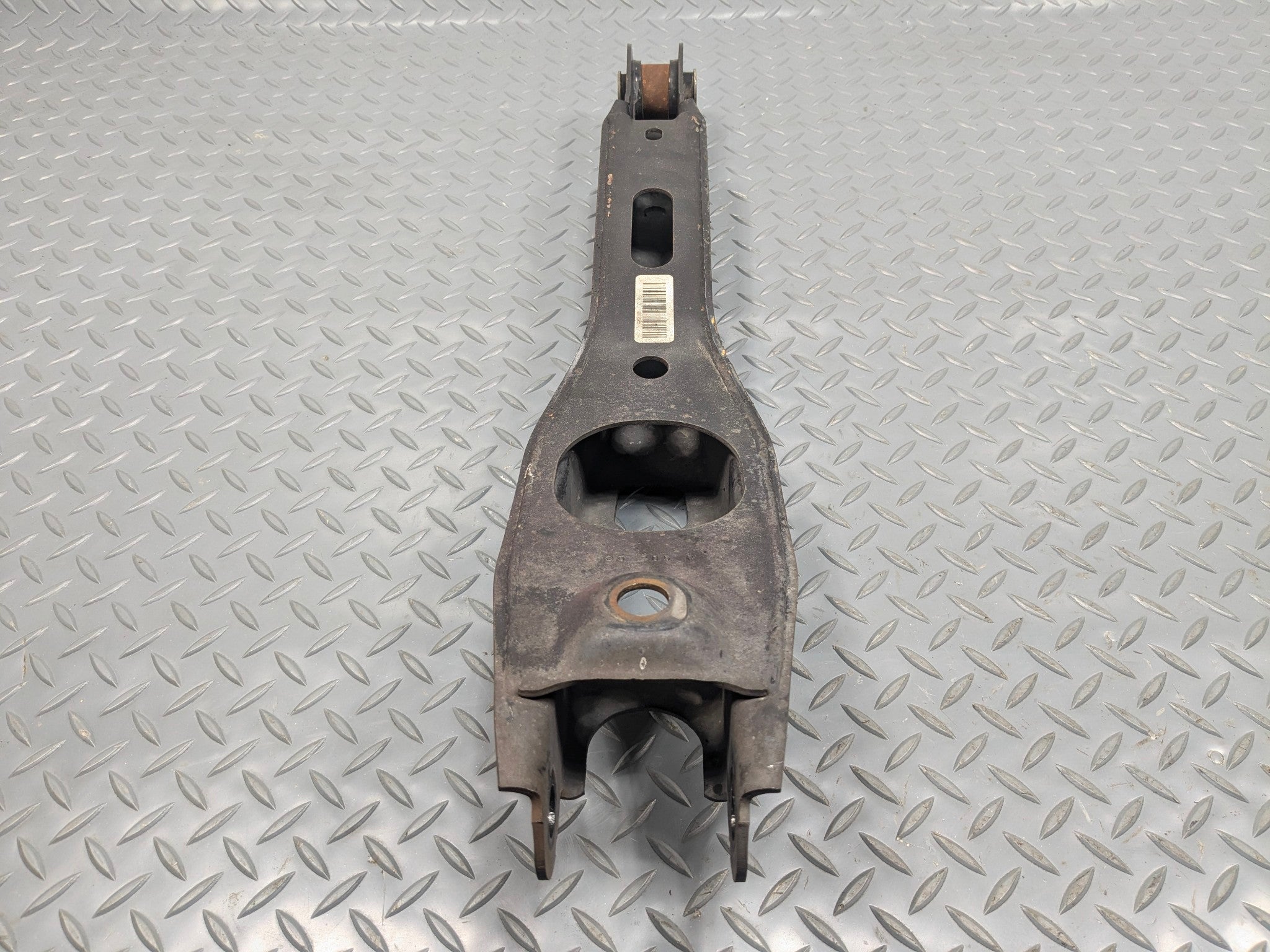 2006 - 2010 OEM FORD EXPLORER REAR RIGHT SIDE SUSPENSION LOWER CONTROL ARM