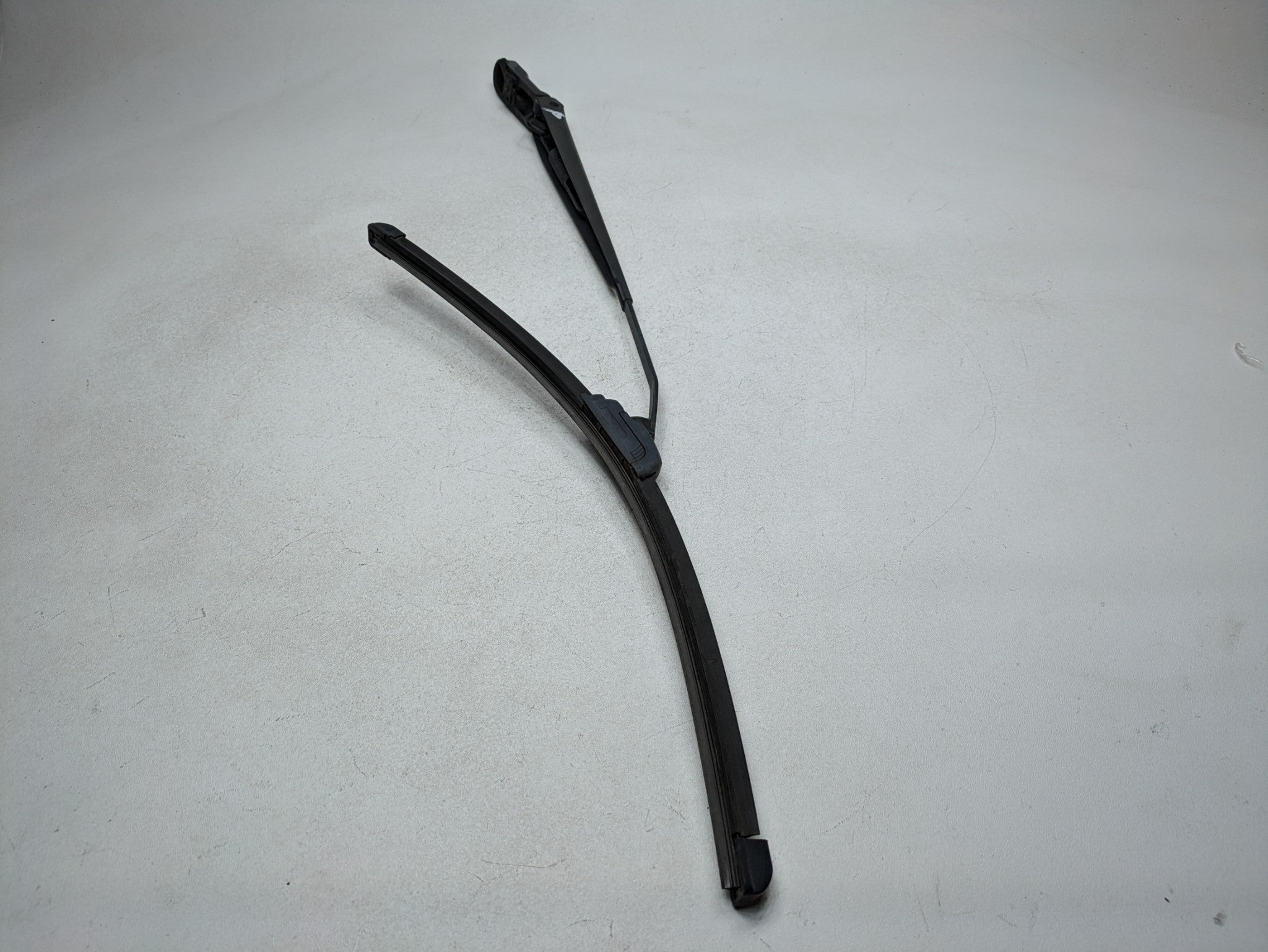2006 - 2010 OEM FORD EXPLORER FRONT RIGHT PASSENGER SIDE WINDSHIELD WIPER ARM