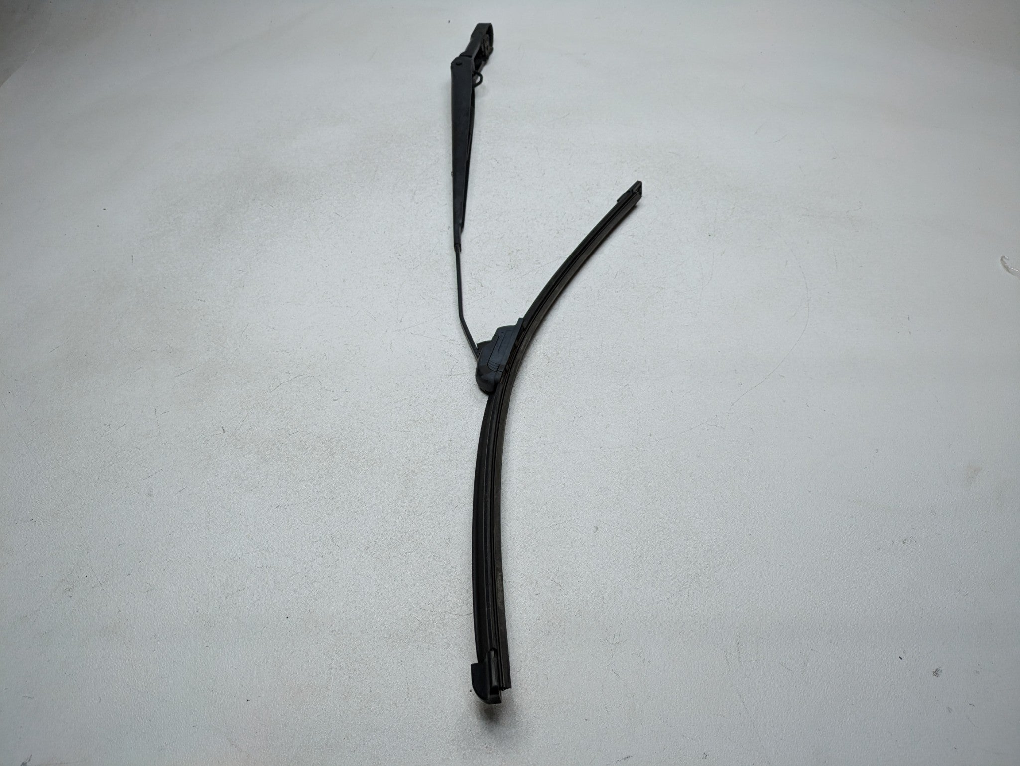 2006 - 2010 OEM FORD EXPLORER FRONT RIGHT PASSENGER SIDE WINDSHIELD WIPER ARM