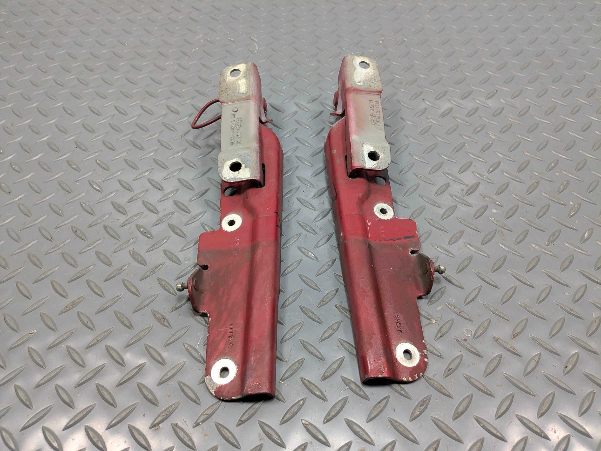 2006 - 2010 OEM FORD EXPLORER FRONT LEFT AND RIGHT SIDE HOOD HINGE SUPPORT SET