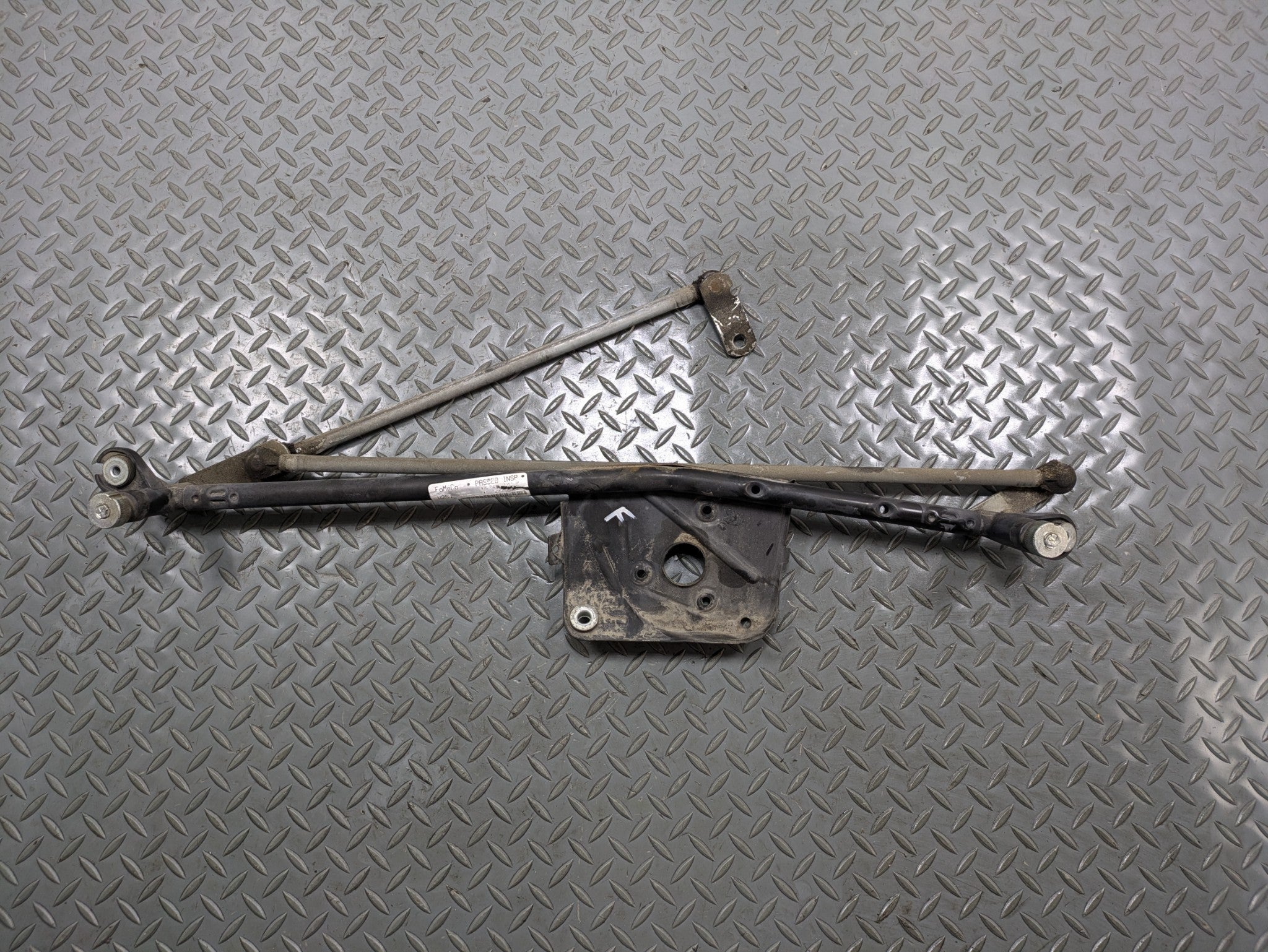 2006 - 2010 OEM FORD EXPLORER FRONT WINDSHIELD WIPER TRANSMISSION LINKAGE