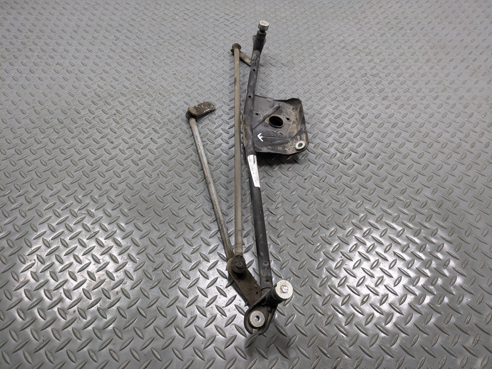 2006 - 2010 OEM FORD EXPLORER FRONT WINDSHIELD WIPER TRANSMISSION LINKAGE