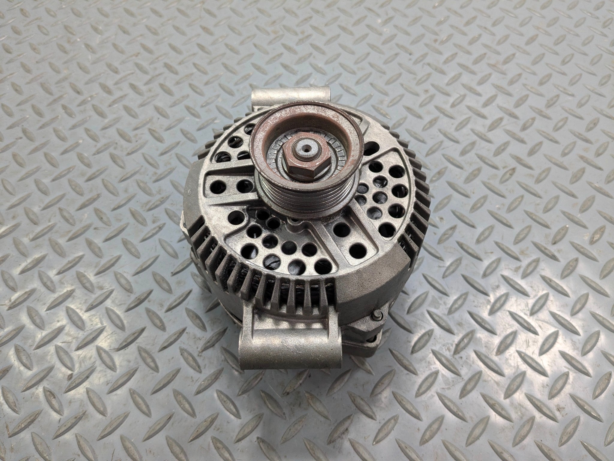 2006 - 2010 OEM FORD EXPLORER POWER GENERATOR ENGINE MOTOR ALTERNATOR ASSEMBLY