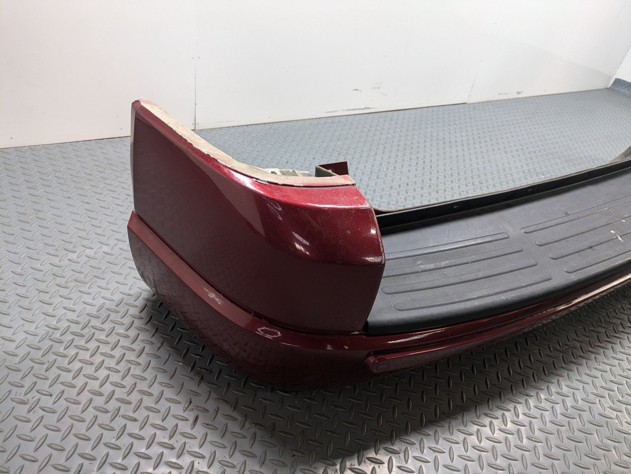 06 - 10 OEM FORD EXPLORER REAR BUMPER COVER PANEL ASSEMBLY EXCLUDING SPORT TRAC