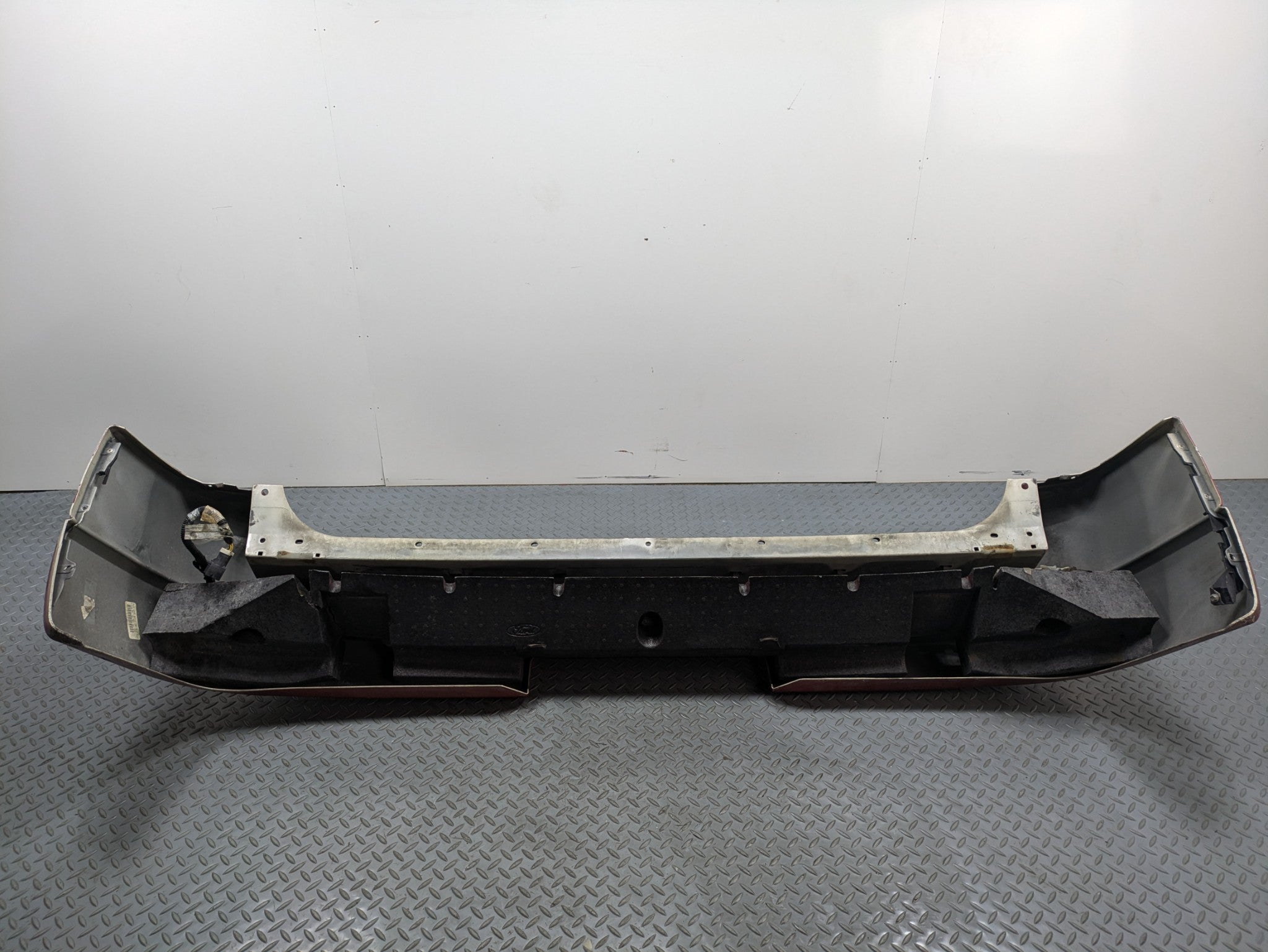 06 - 10 OEM FORD EXPLORER REAR BUMPER COVER PANEL ASSEMBLY EXCLUDING SPORT TRAC