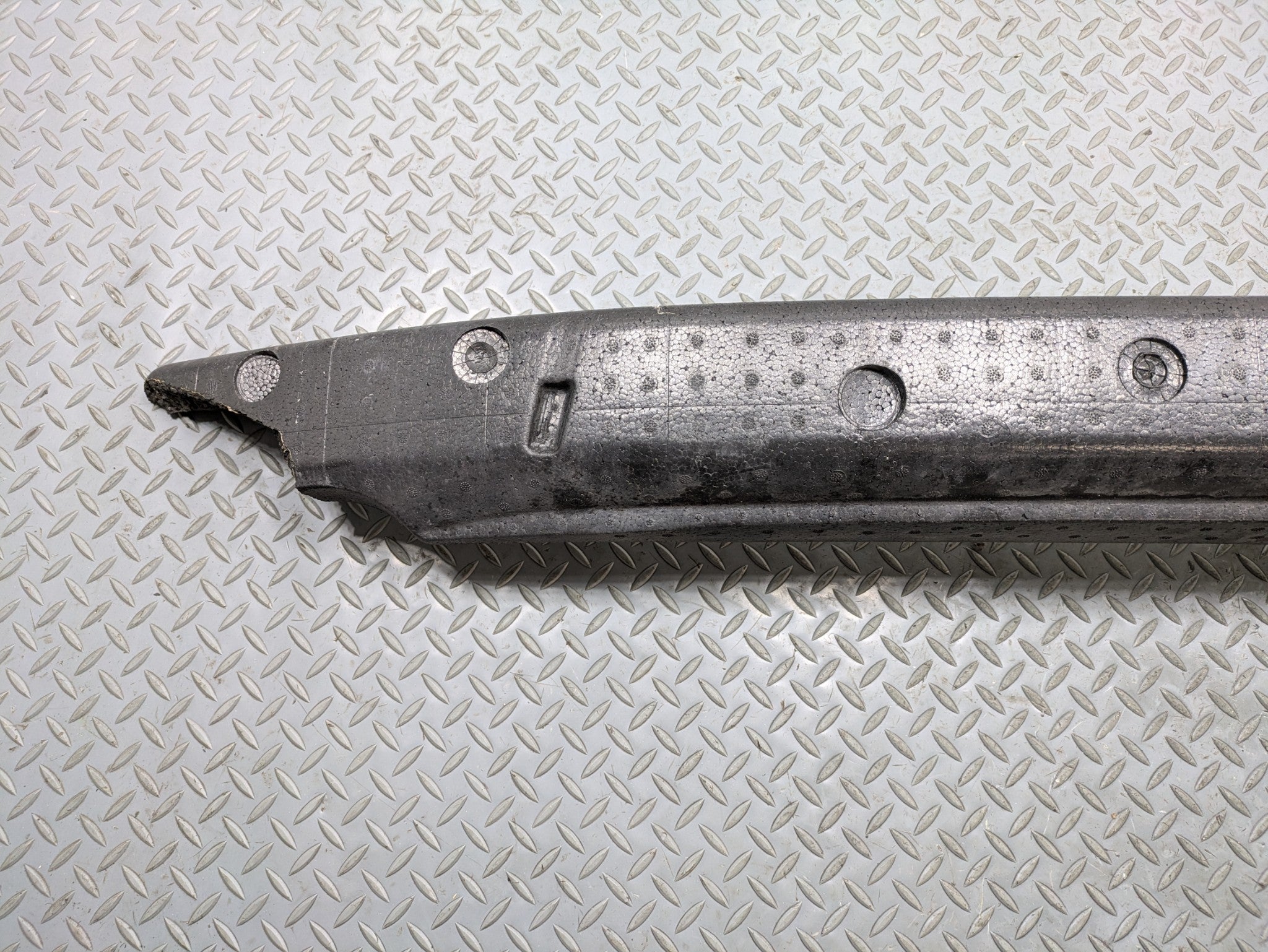 06 - 10 OEM FORD EXPLORER FRONT BUMPER REINFORCEMENT IMPACT ENERGY ABSORBER FOAM