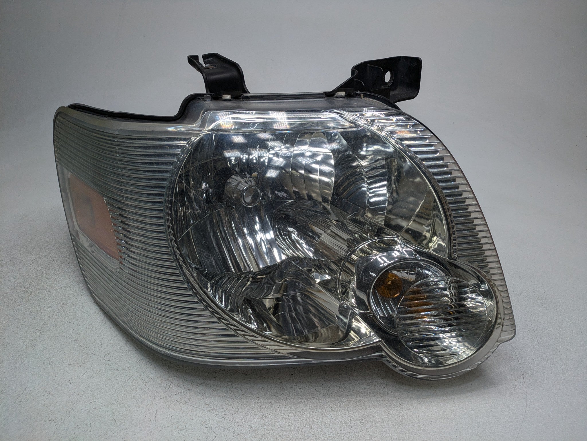 2006 - 2010 OEM FORD EXPLORER FRONT RIGHT PASSENGER SIDE HEADLAMP ASSEMBLY