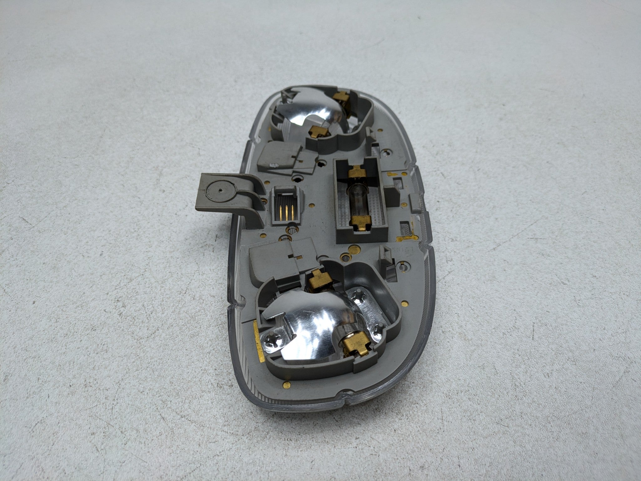 2006 - 2010 OEM FORD EXPLORER INTERIOR OVERHEAD DOME LIGHT ASSEMBLY