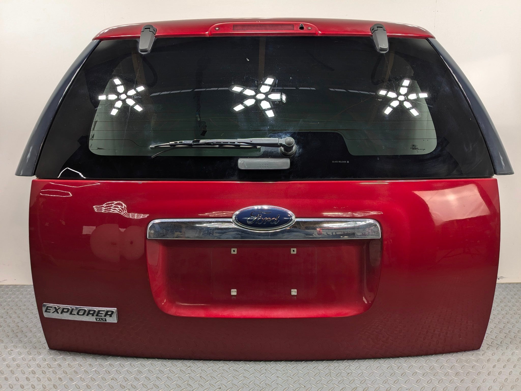 06 - 10 OEM FORD EXPLORER REAR TRUNK TAILGATE SHELL PANEL WITH GLASS ASSEMBLY