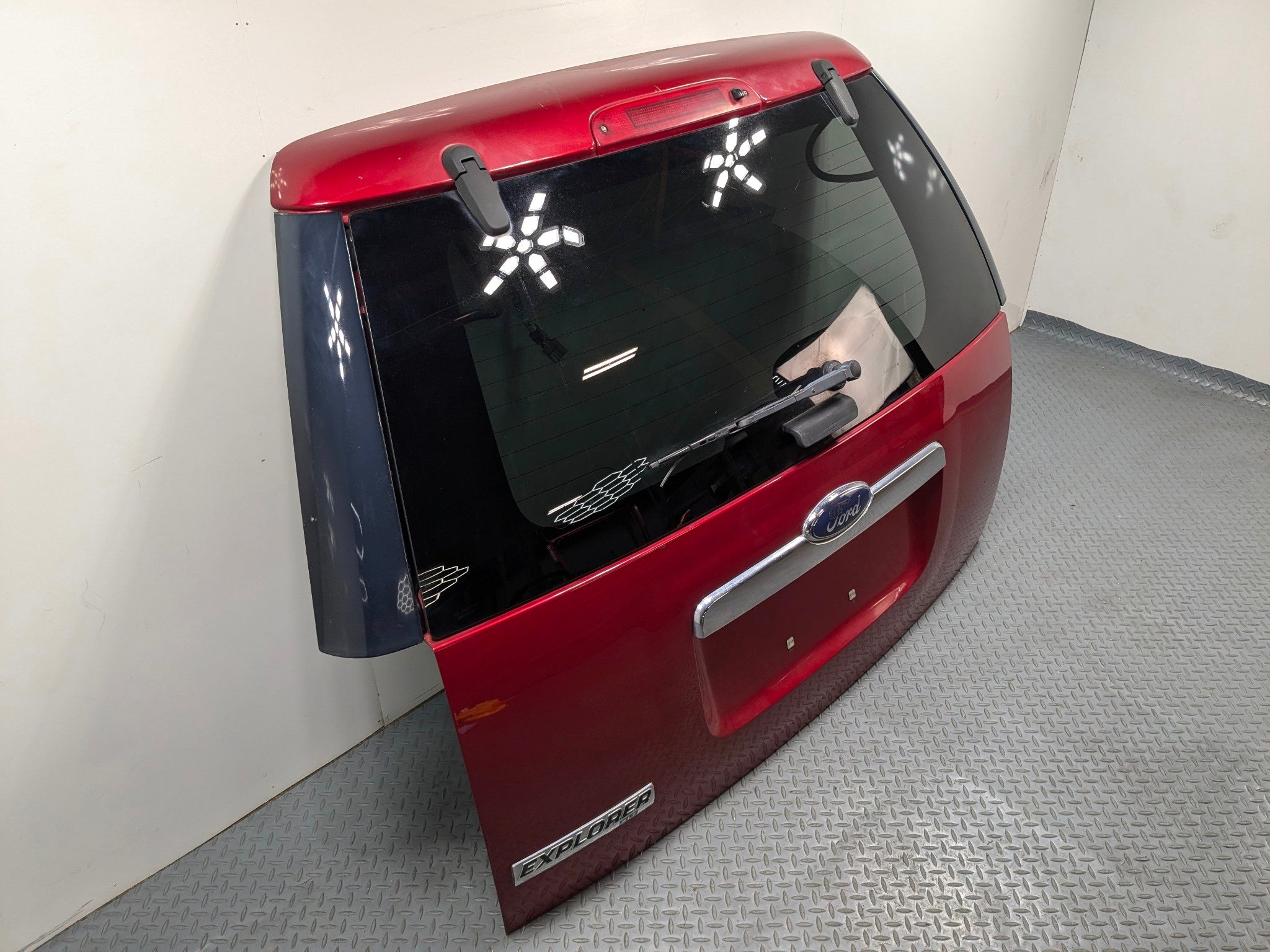 06 - 10 OEM FORD EXPLORER REAR TRUNK TAILGATE SHELL PANEL WITH GLASS ASSEMBLY