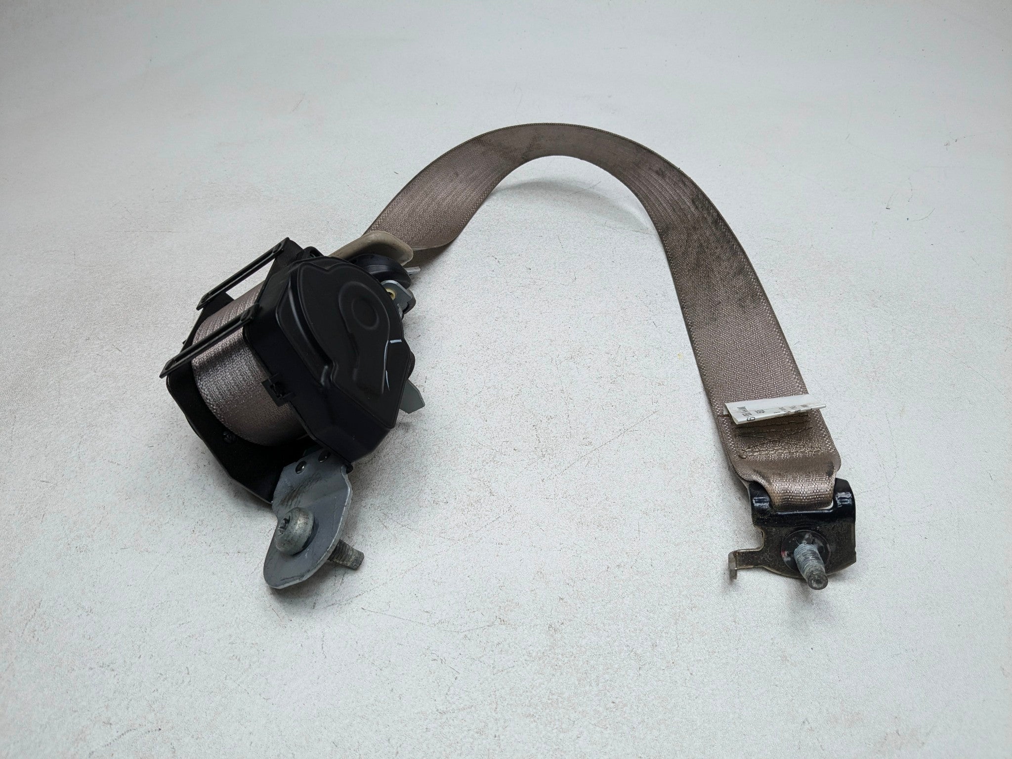 06 - 10 OEM FORD EXPLORER REAR RIGHT PASSENGER SIDE THIRD ROW SEATBELT RETRACTOR